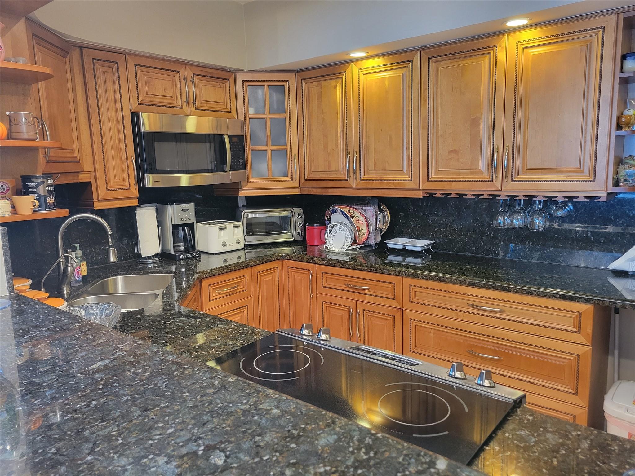 3233 NE 34th St 322