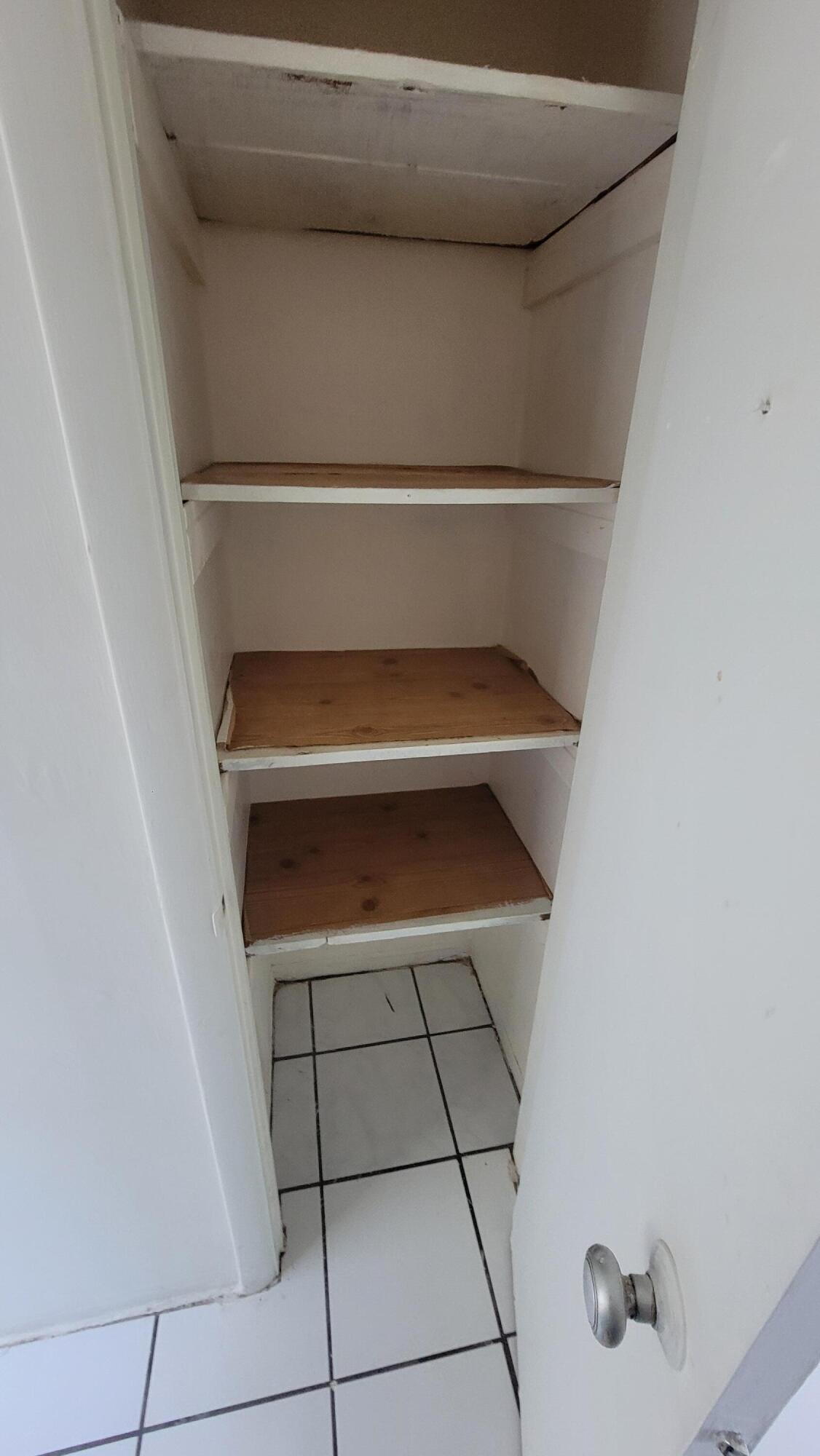 HOLLYWOOD - Residential Lease