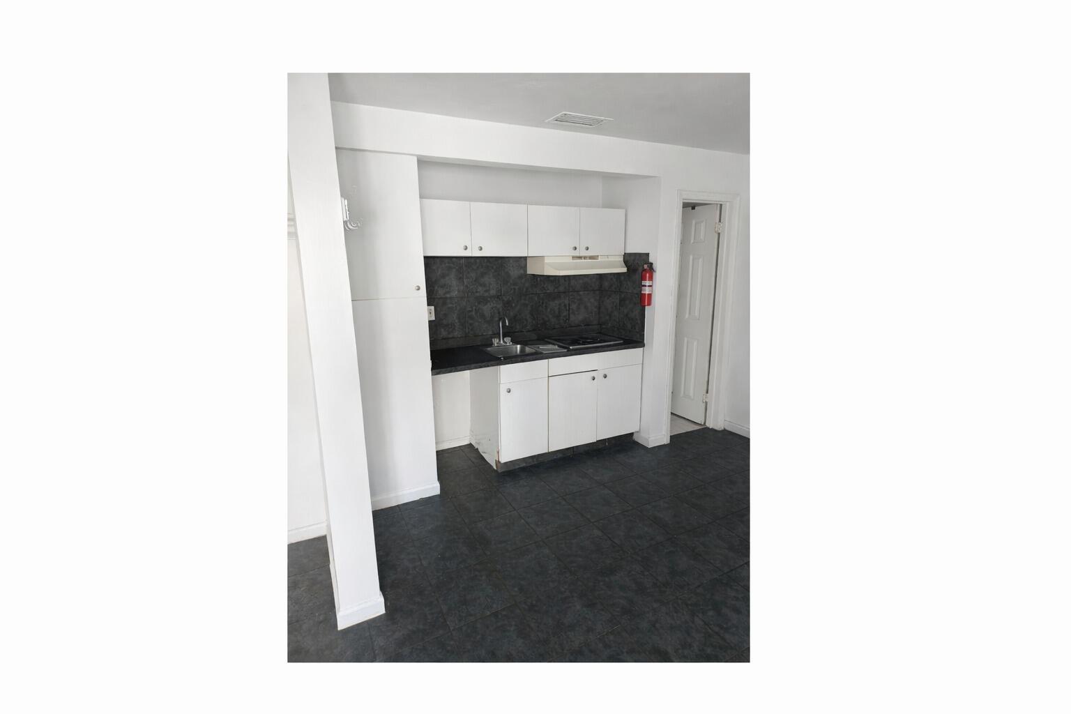 1927 Lincoln Street 1-8