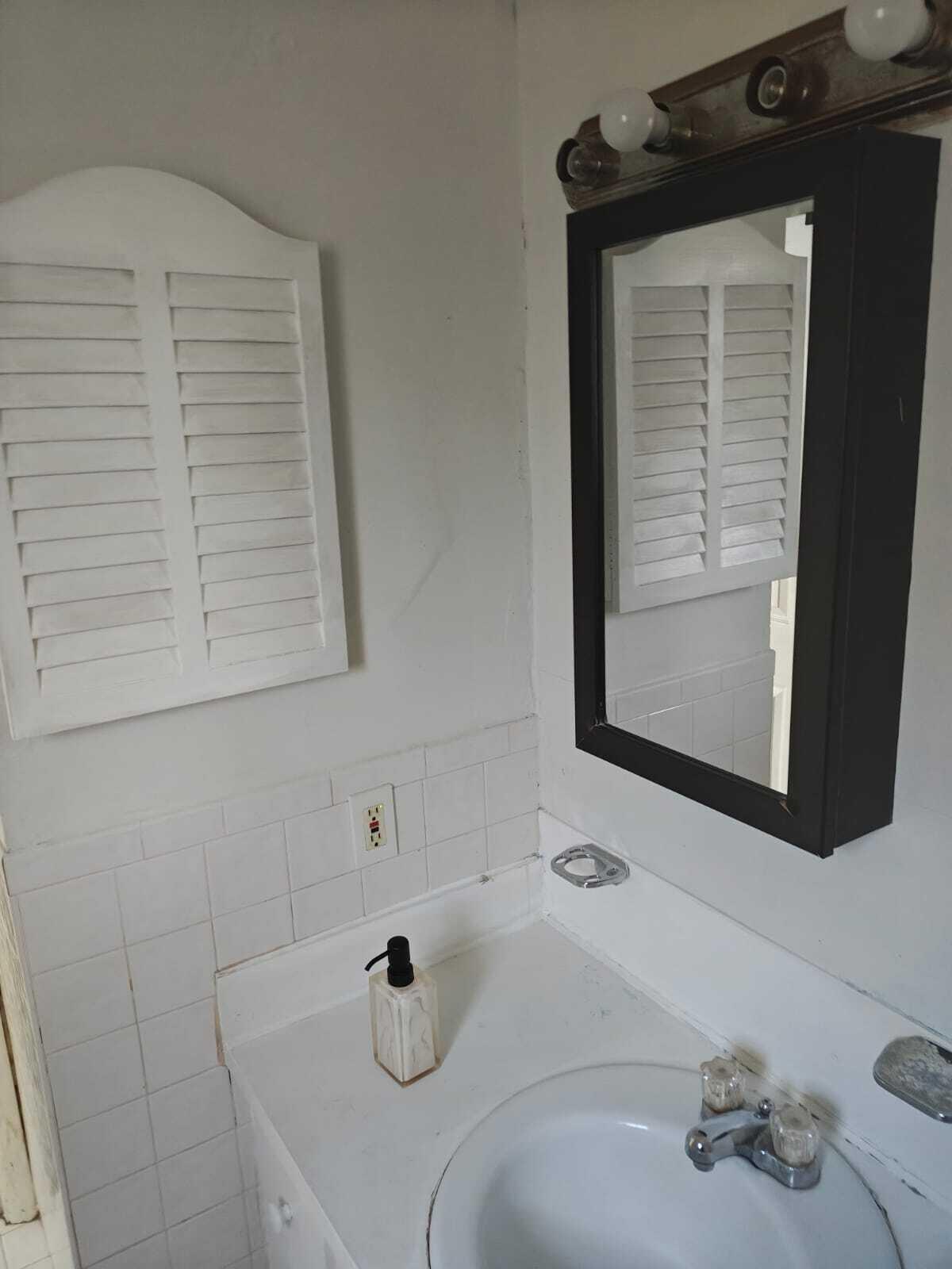 1927 Lincoln Street 1-8