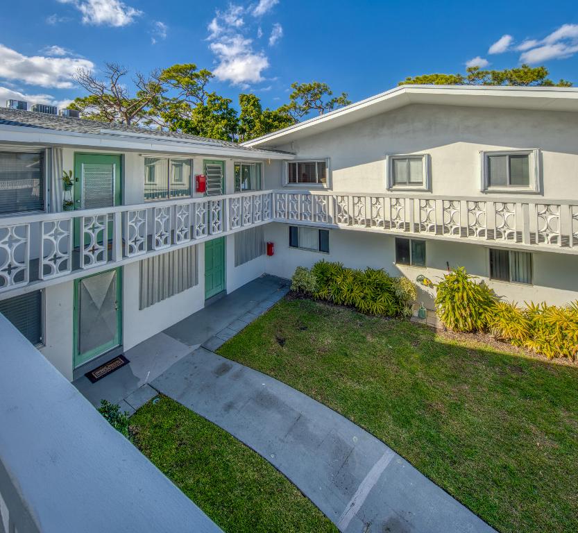 LAKESIDE POINT APT NO 2 COND DECL IN - Residential