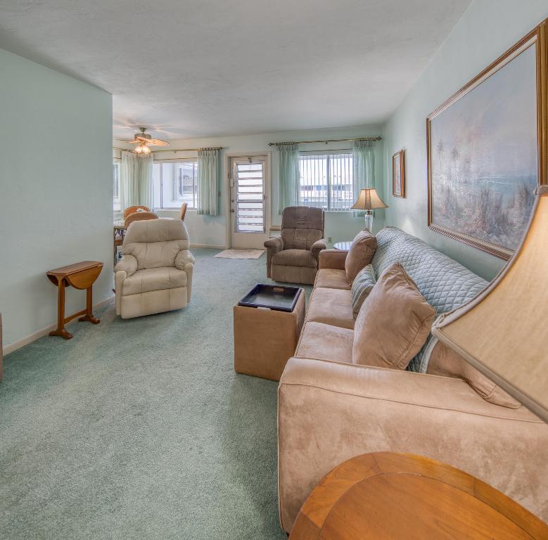 LAKESIDE POINT APT NO 2 COND DECL IN - Residential