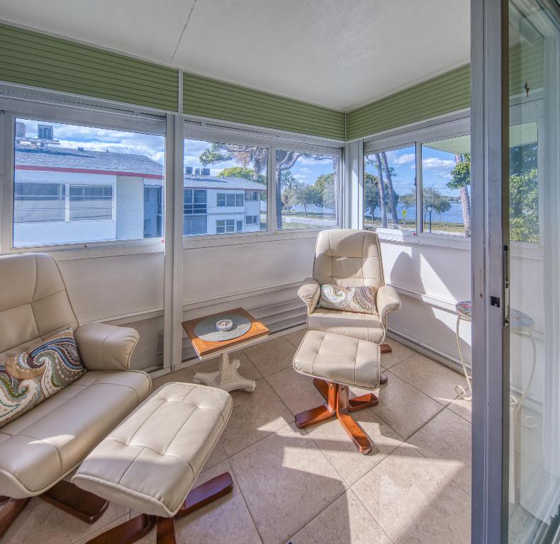 LAKESIDE POINT APT NO 2 COND DECL IN - Residential