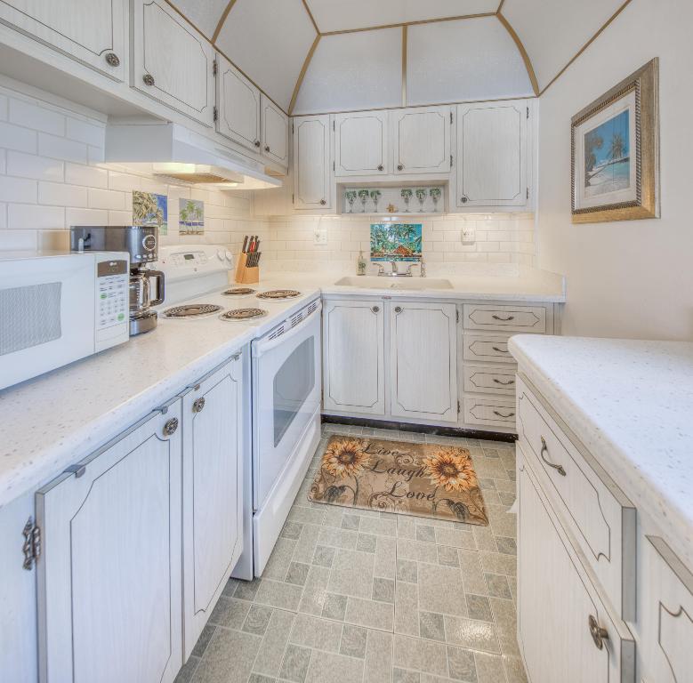 LAKESIDE POINT APT NO 2 COND DECL IN - Residential