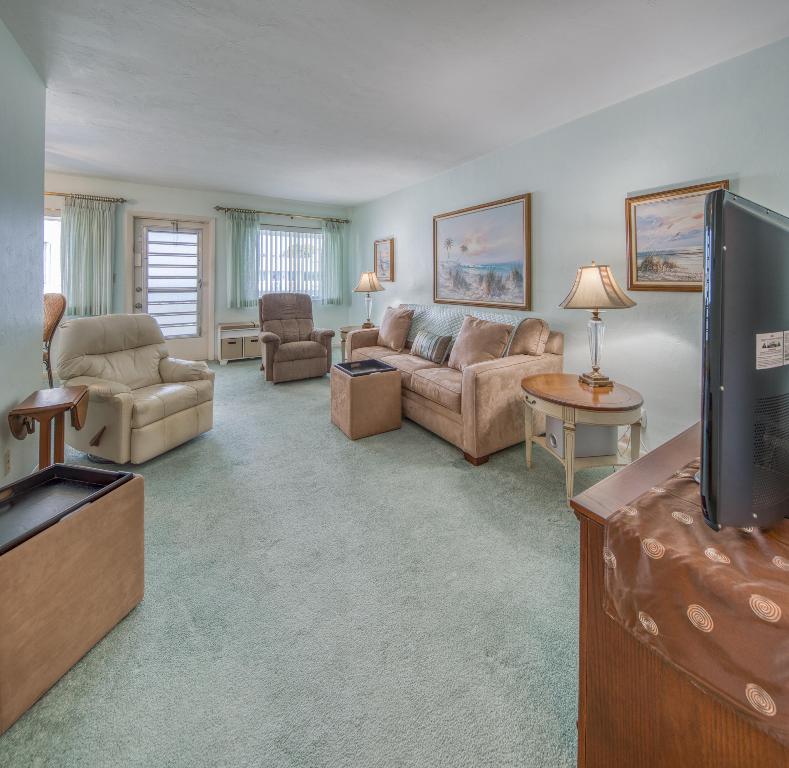 LAKESIDE POINT APT NO 2 COND DECL IN - Residential