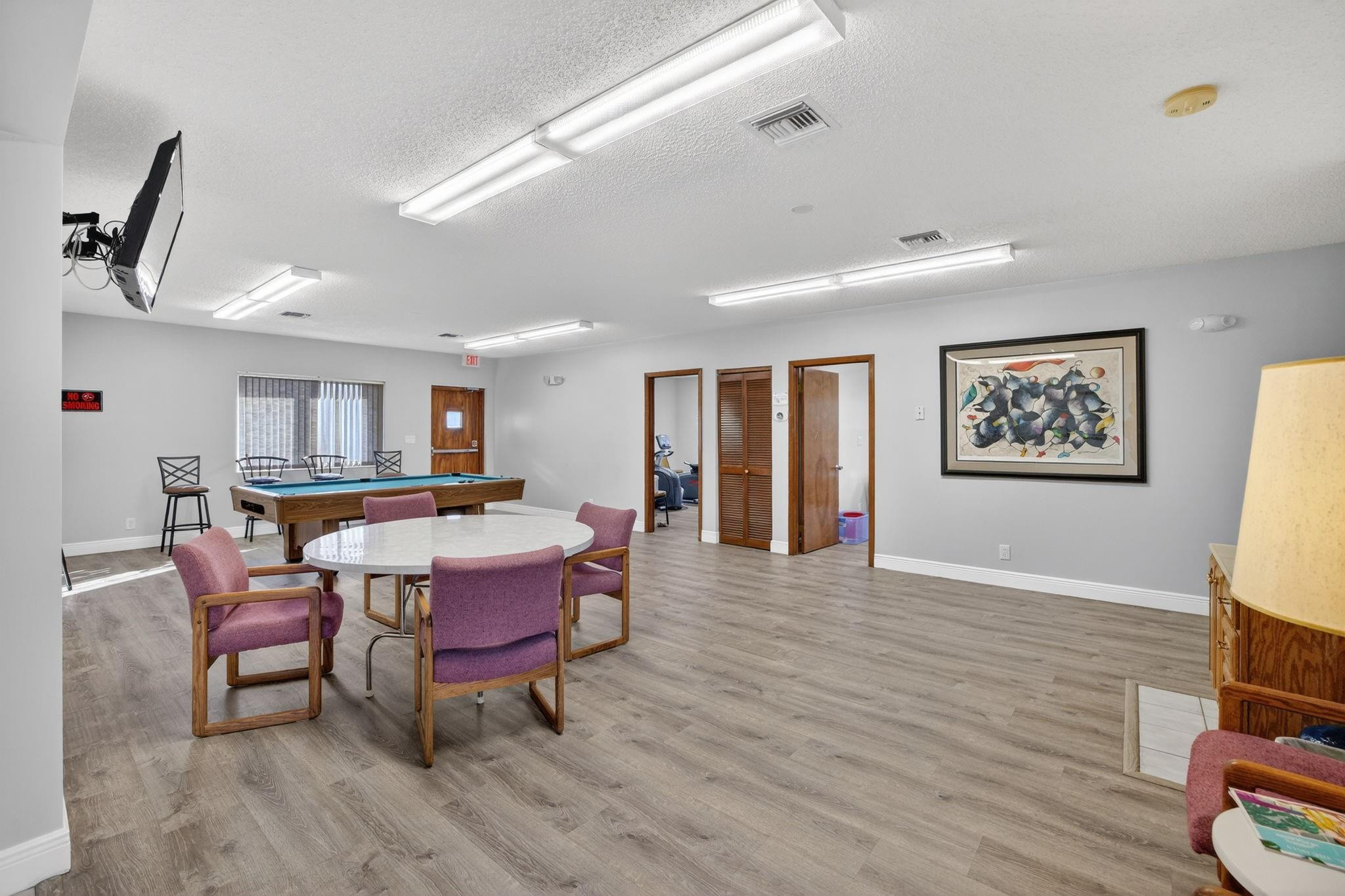 CRYSTAL COURT MANOR - Residential