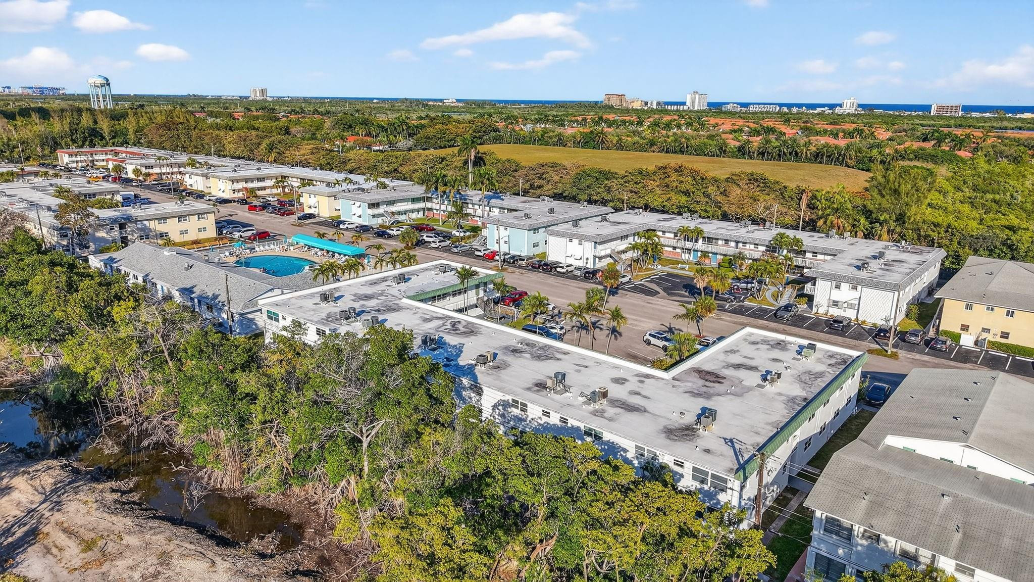 CRYSTAL COURT MANOR - Residential