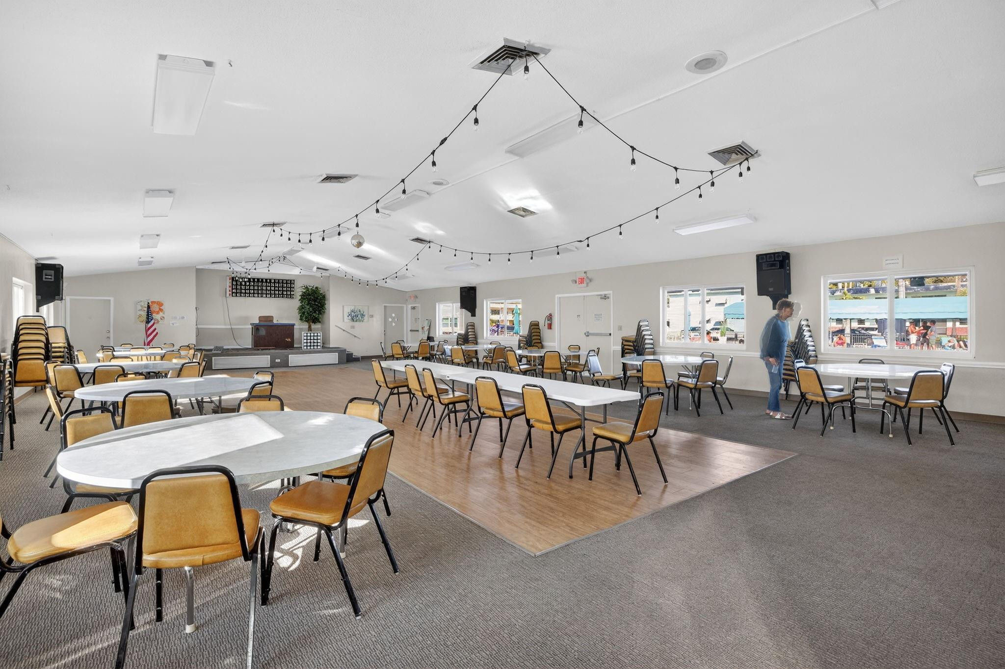 CRYSTAL COURT MANOR - Residential