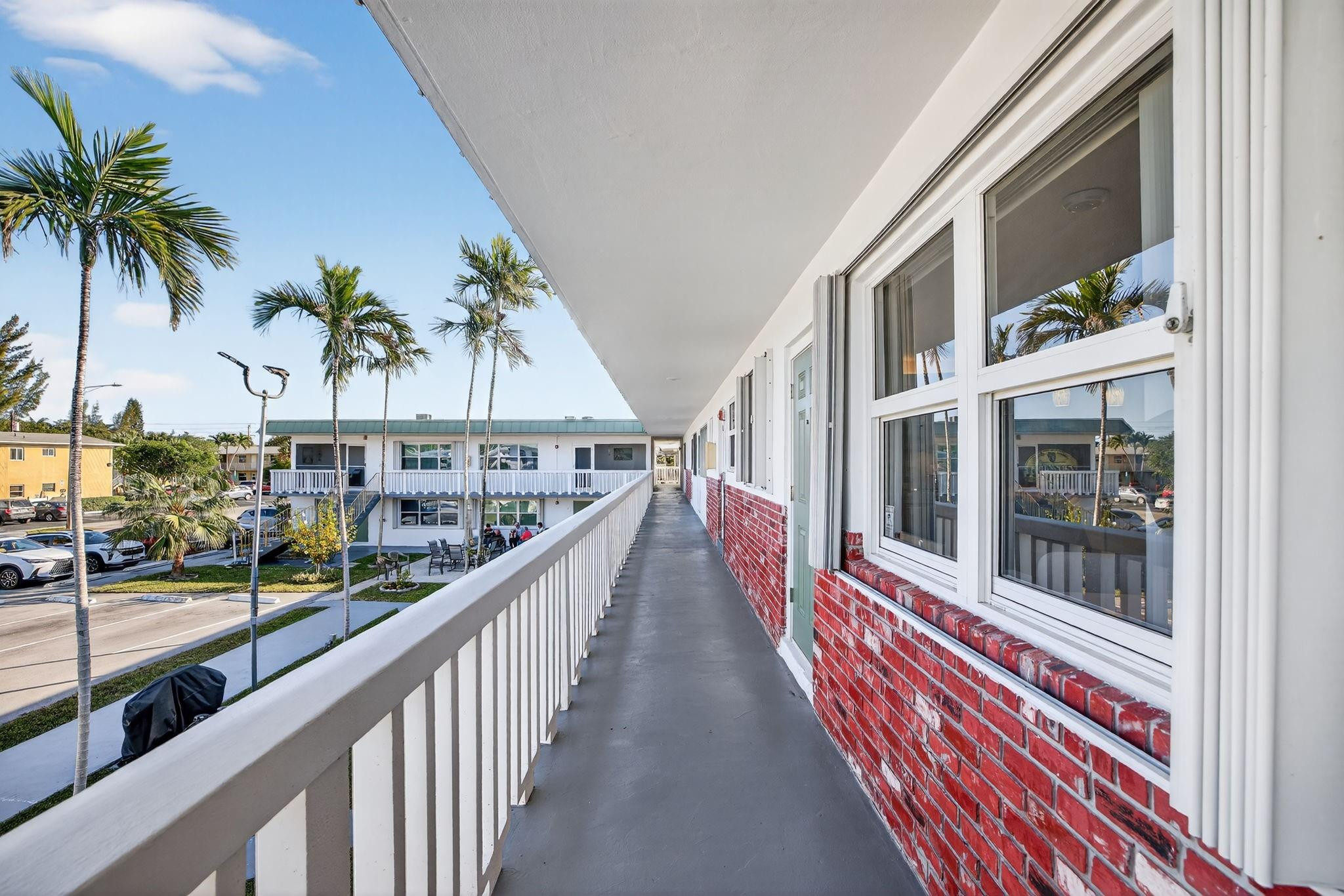 CRYSTAL COURT MANOR - Residential