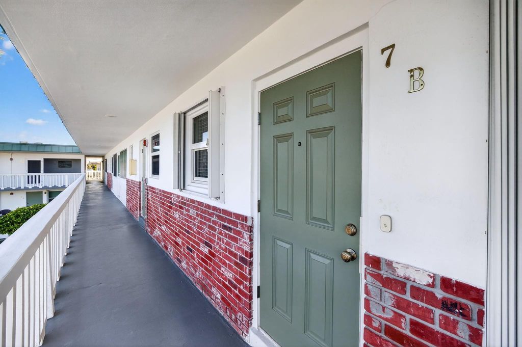 Photo of 1354 N 12th Court #7B, Hollywood, FL 33019 (MLS # F10551071)