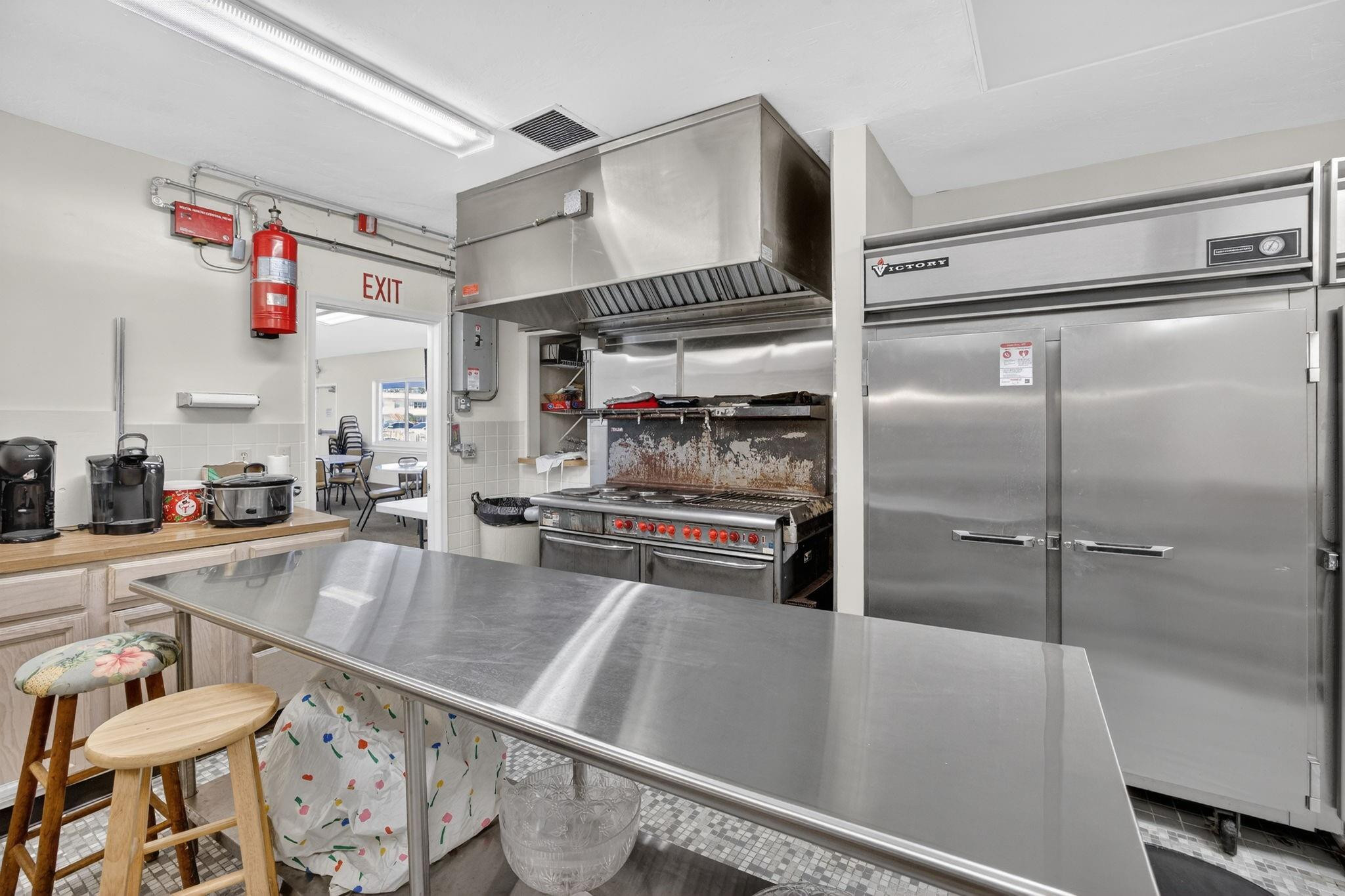 CRYSTAL COURT MANOR - Residential