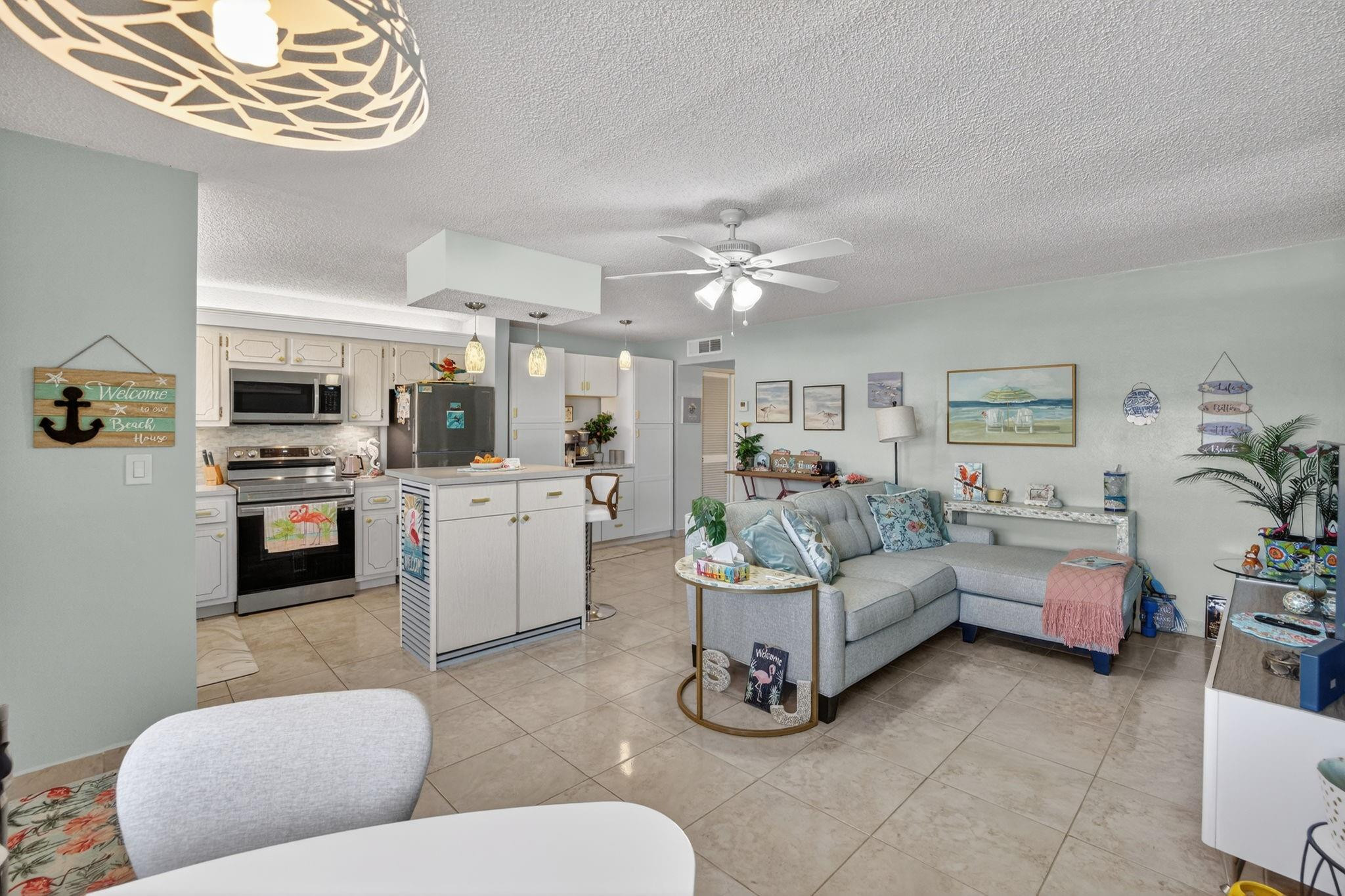 CRYSTAL COURT MANOR - Residential