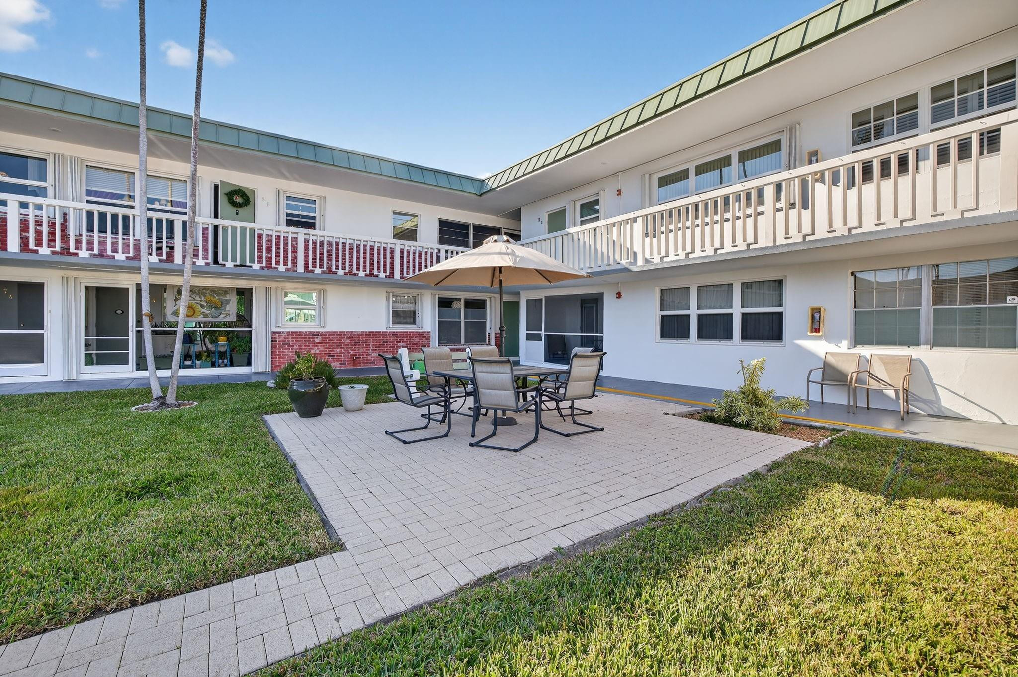 CRYSTAL COURT MANOR - Residential