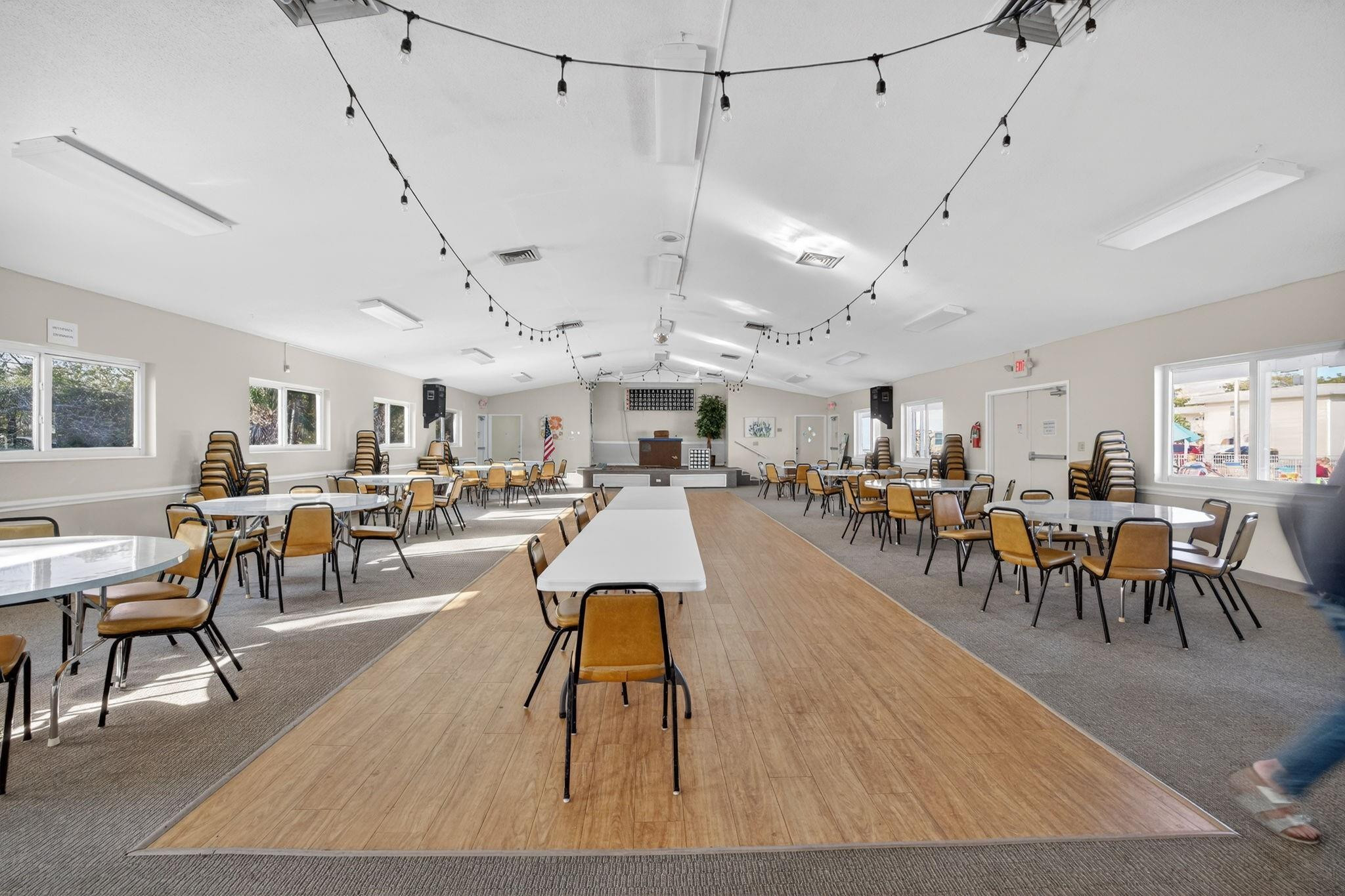 CRYSTAL COURT MANOR - Residential