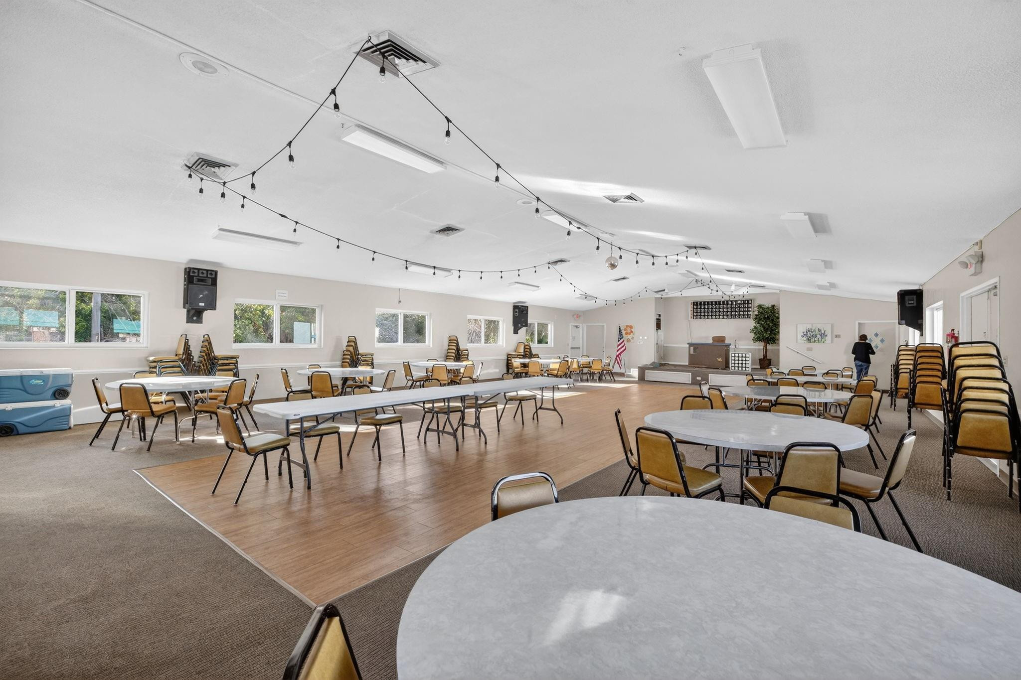 CRYSTAL COURT MANOR - Residential