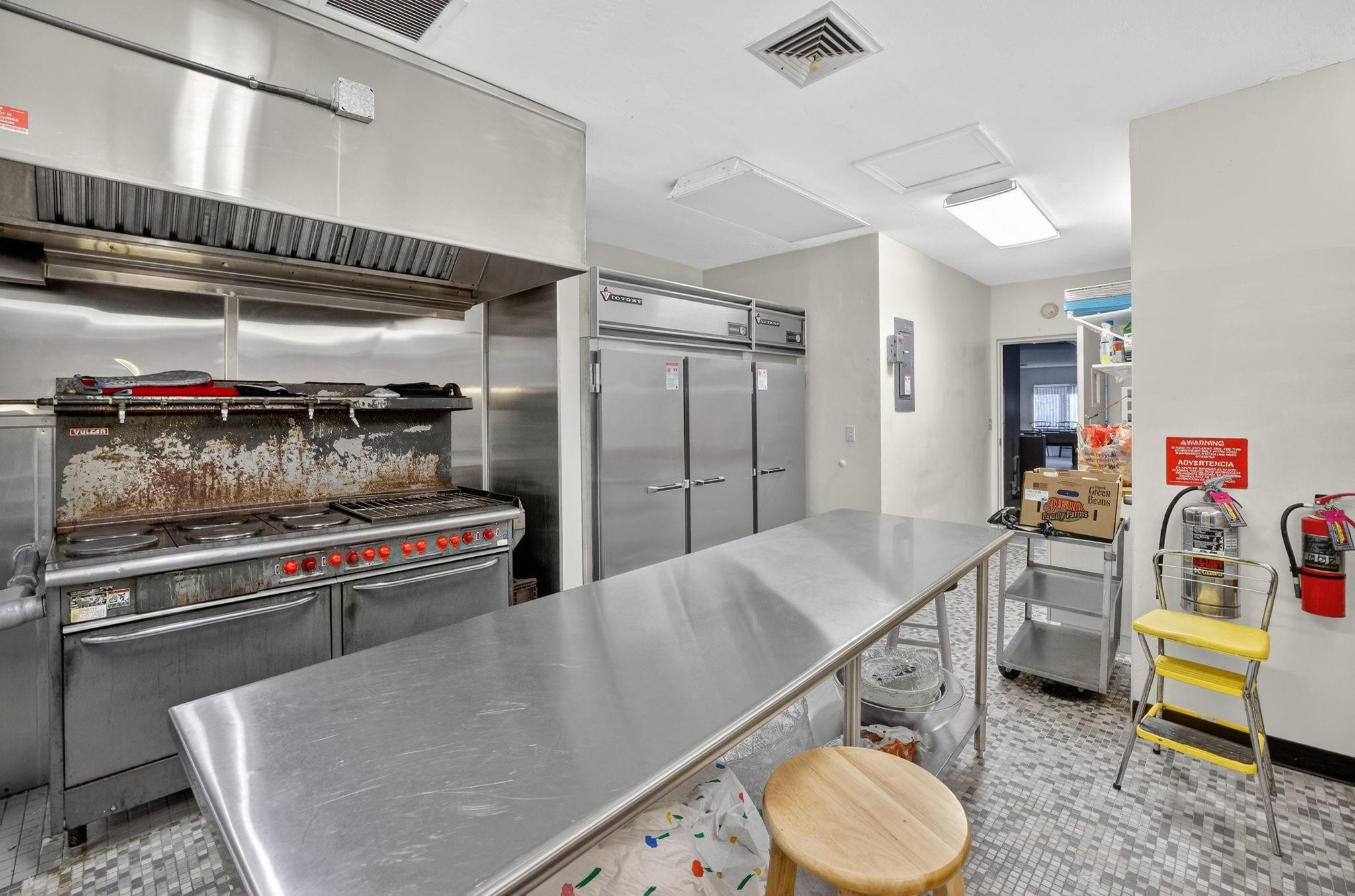 CRYSTAL COURT MANOR - Residential