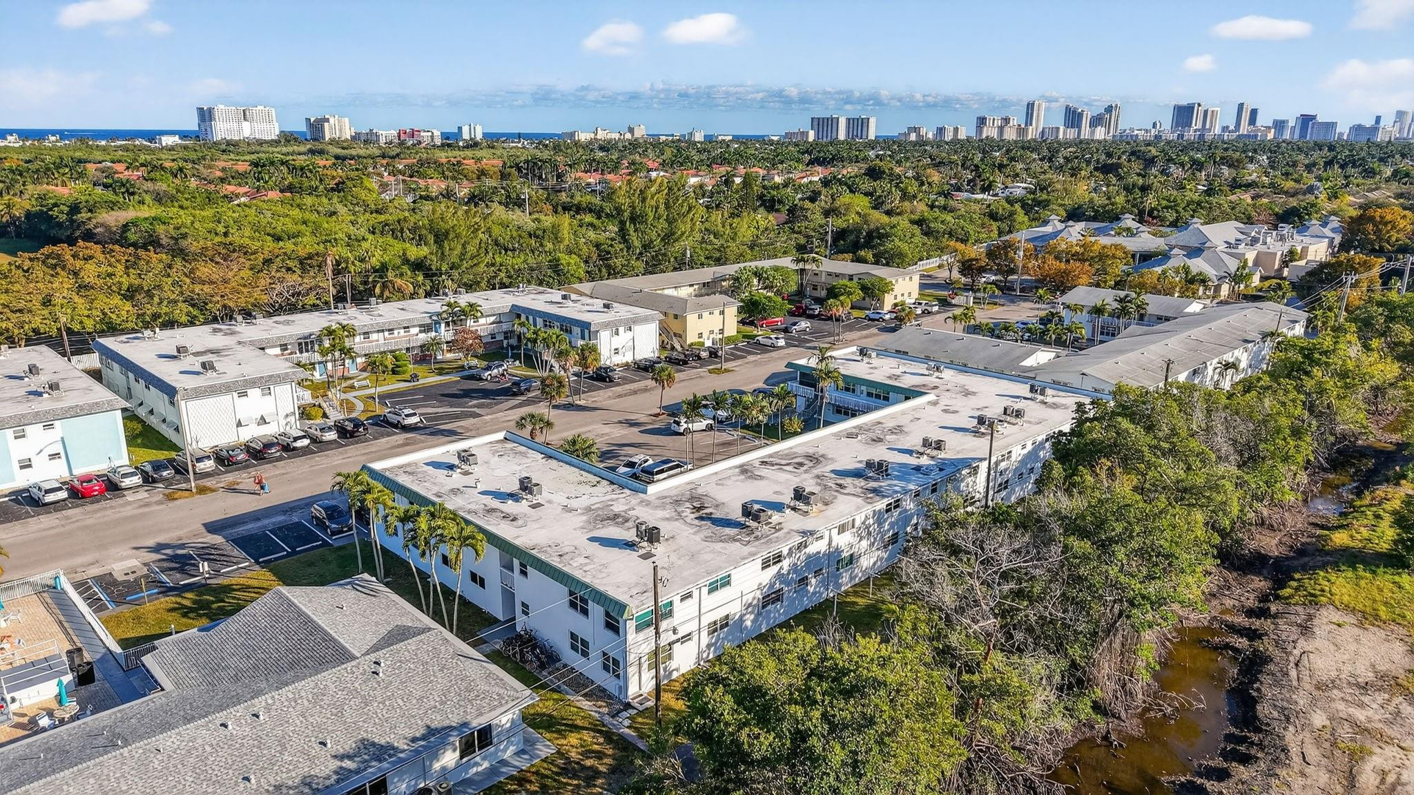 CRYSTAL COURT MANOR - Residential