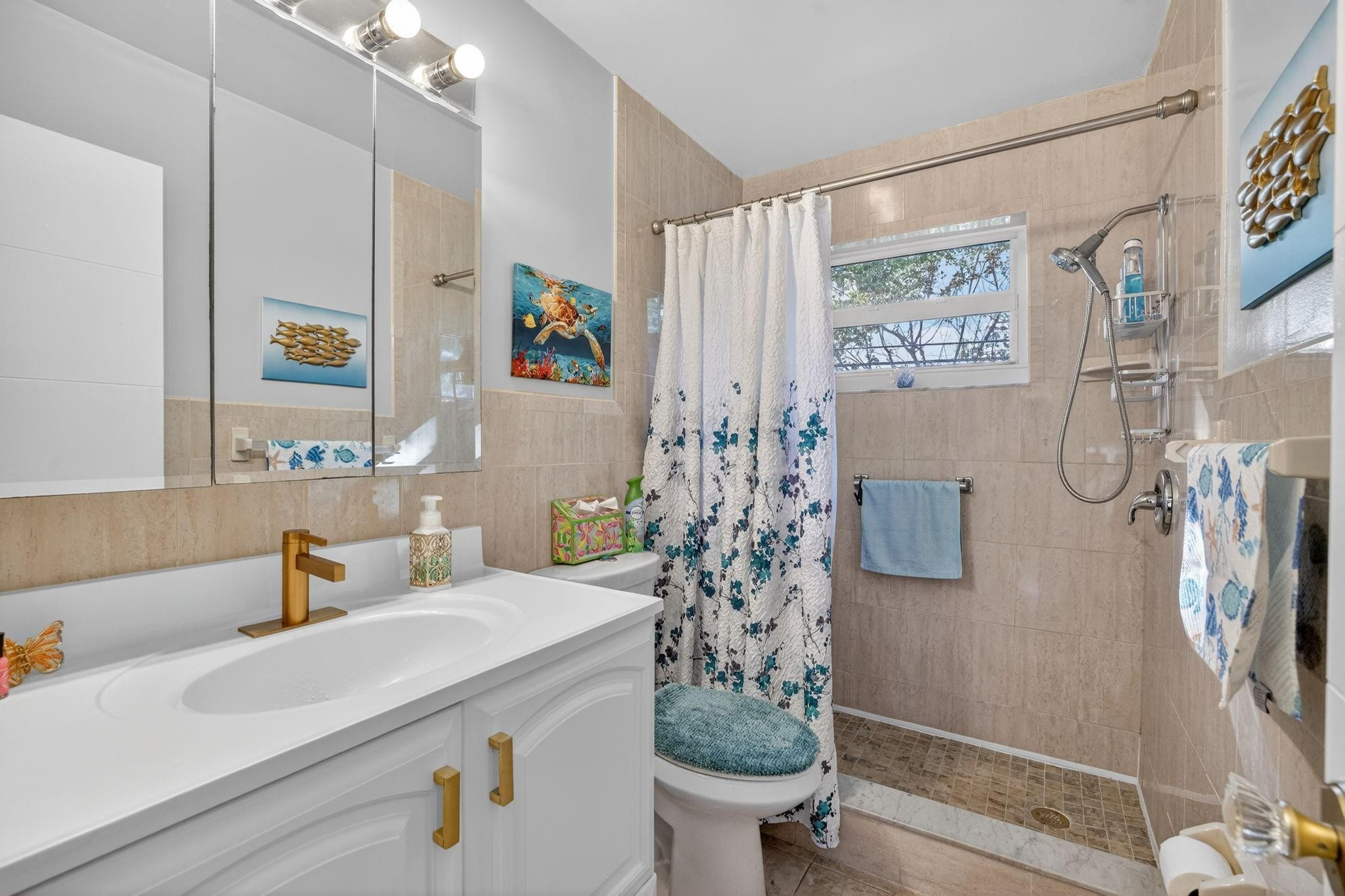 CRYSTAL COURT MANOR - Residential