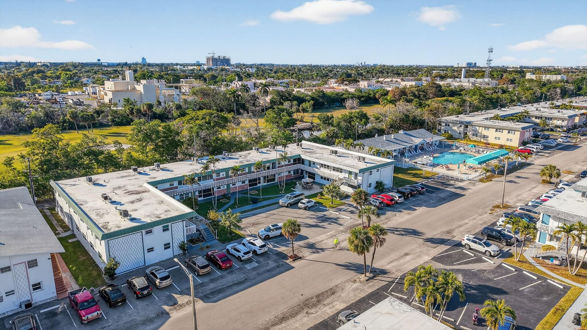 CRYSTAL COURT MANOR - Residential