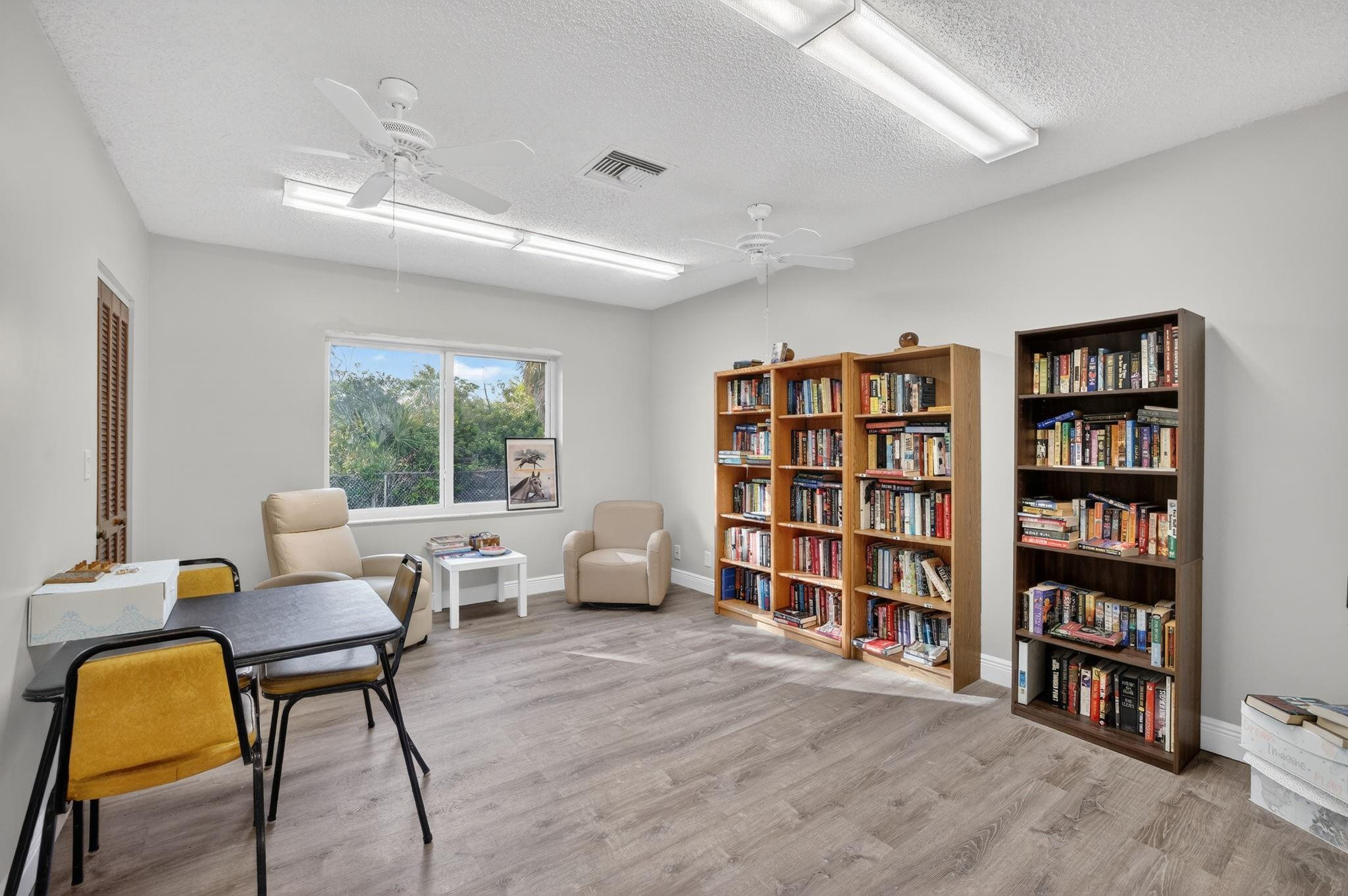 CRYSTAL COURT MANOR - Residential