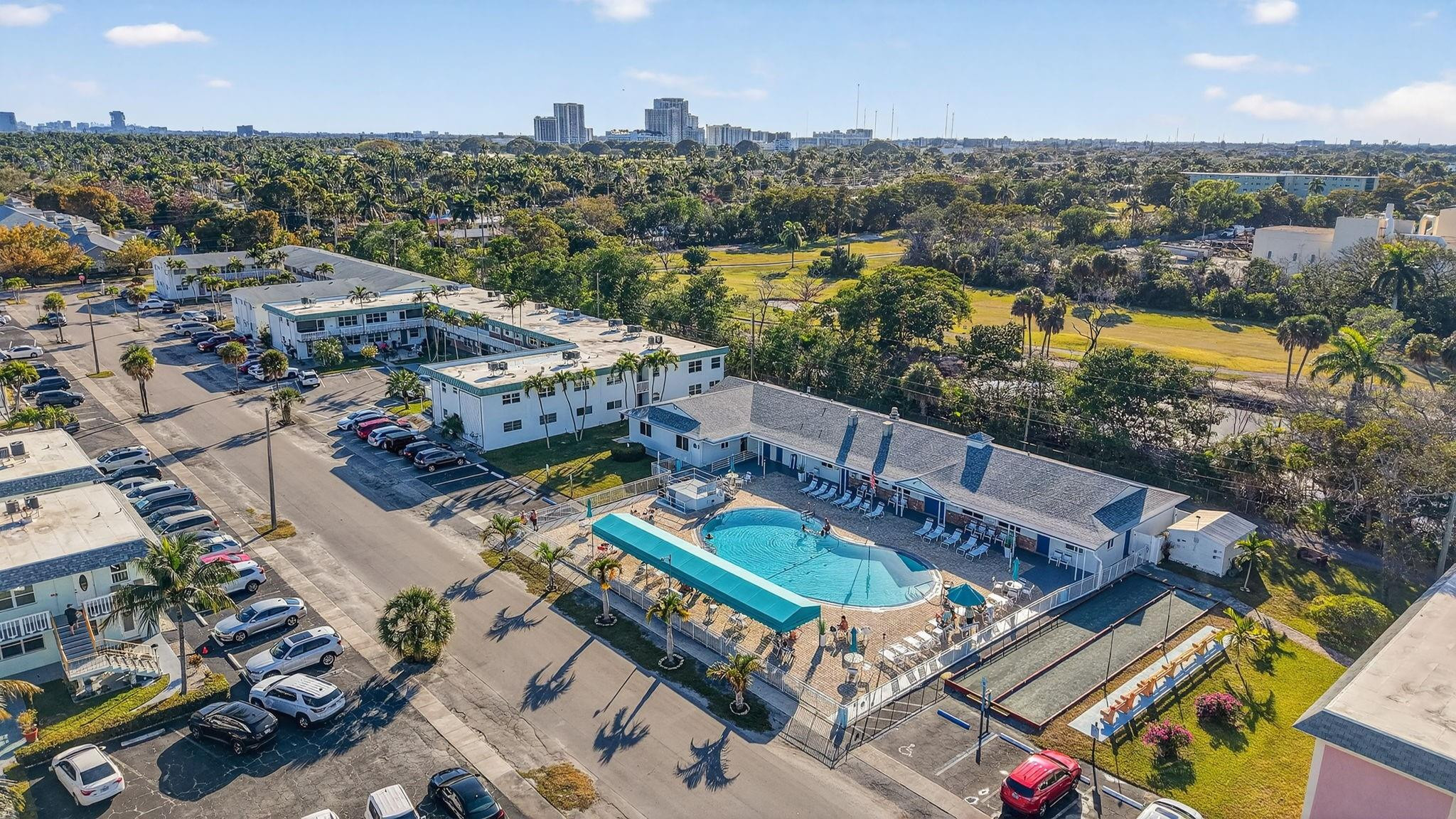 CRYSTAL COURT MANOR - Residential