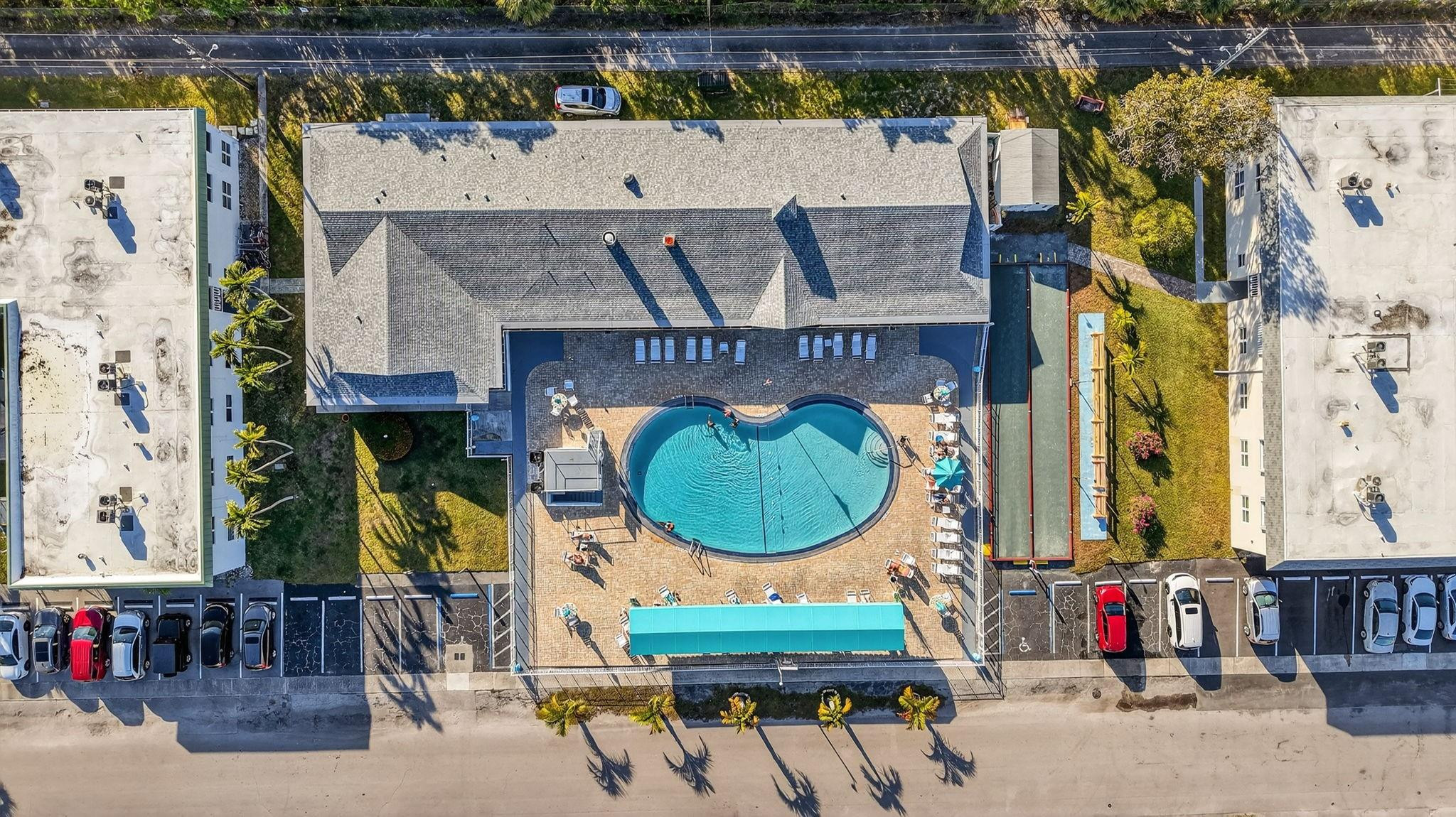 CRYSTAL COURT MANOR - Residential