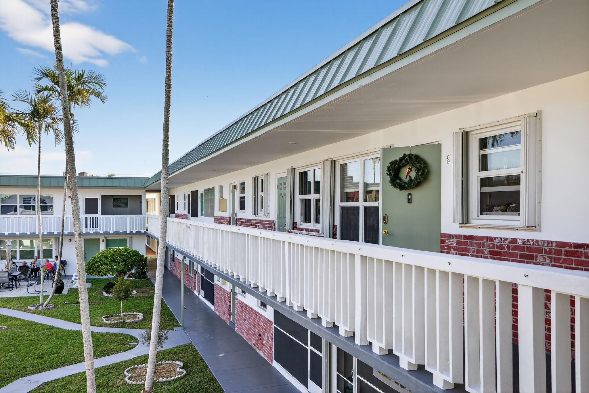 CRYSTAL COURT MANOR - Residential