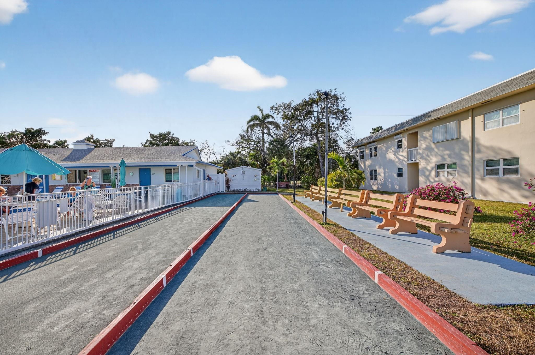 CRYSTAL COURT MANOR - Residential