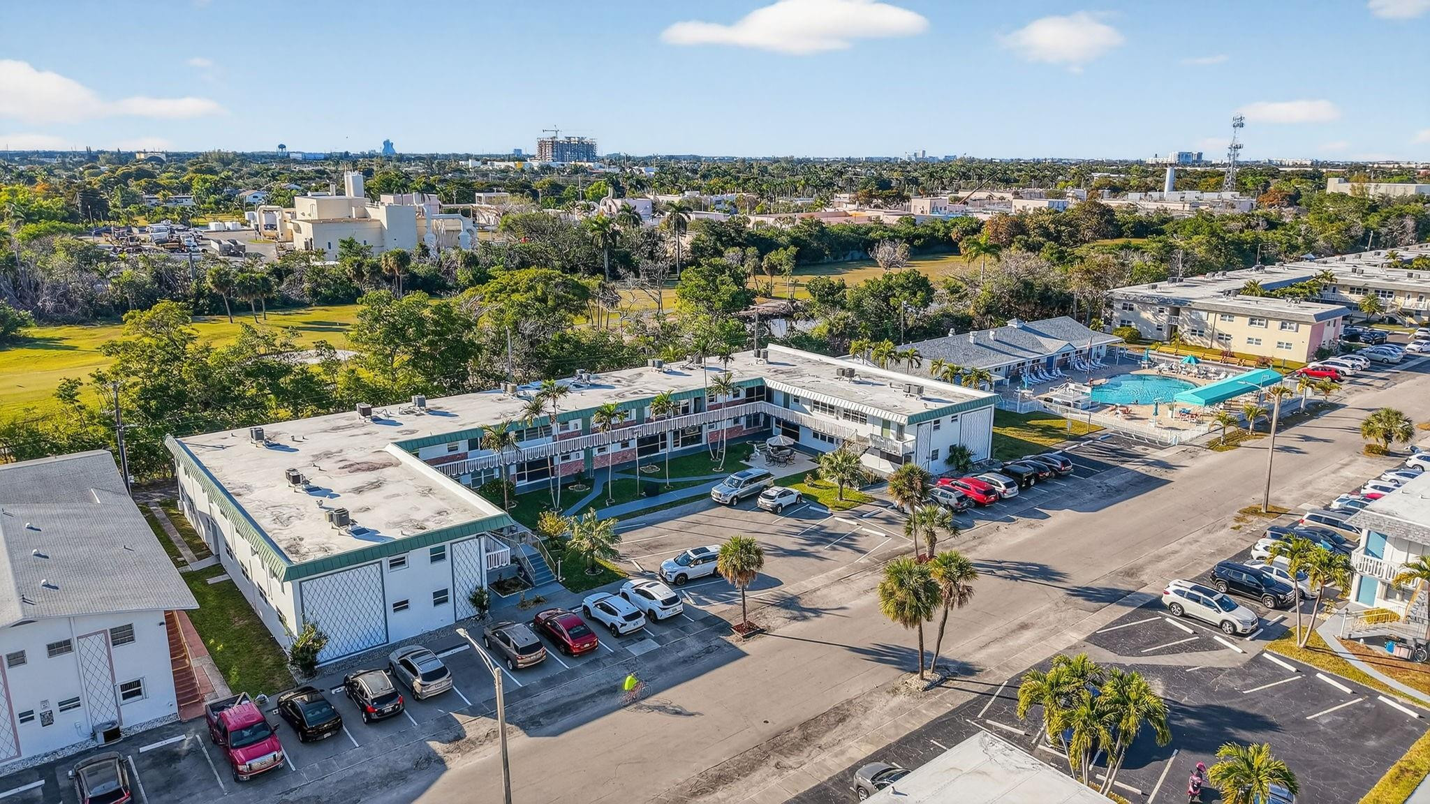 CRYSTAL COURT MANOR - Residential