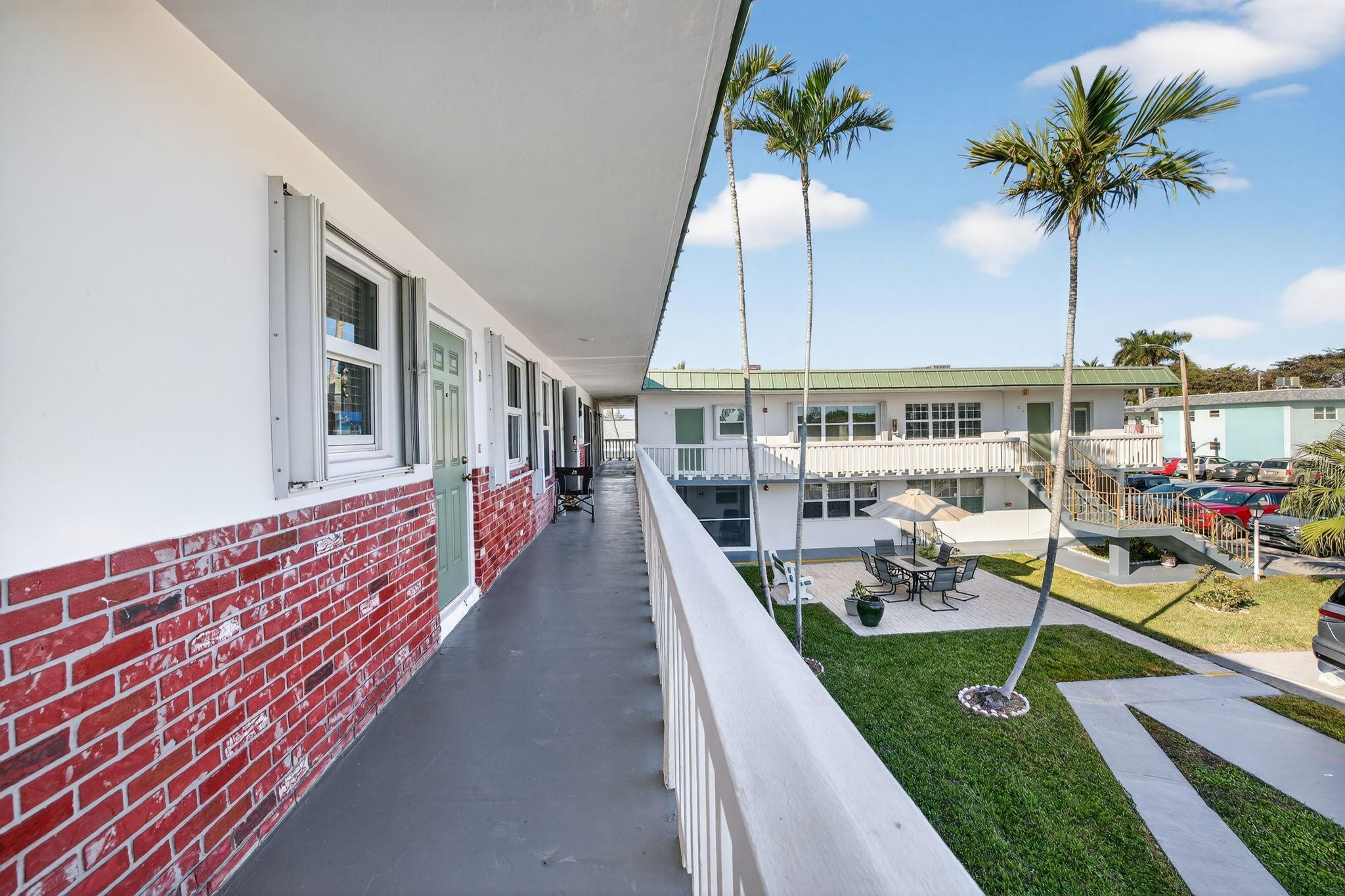 CRYSTAL COURT MANOR - Residential