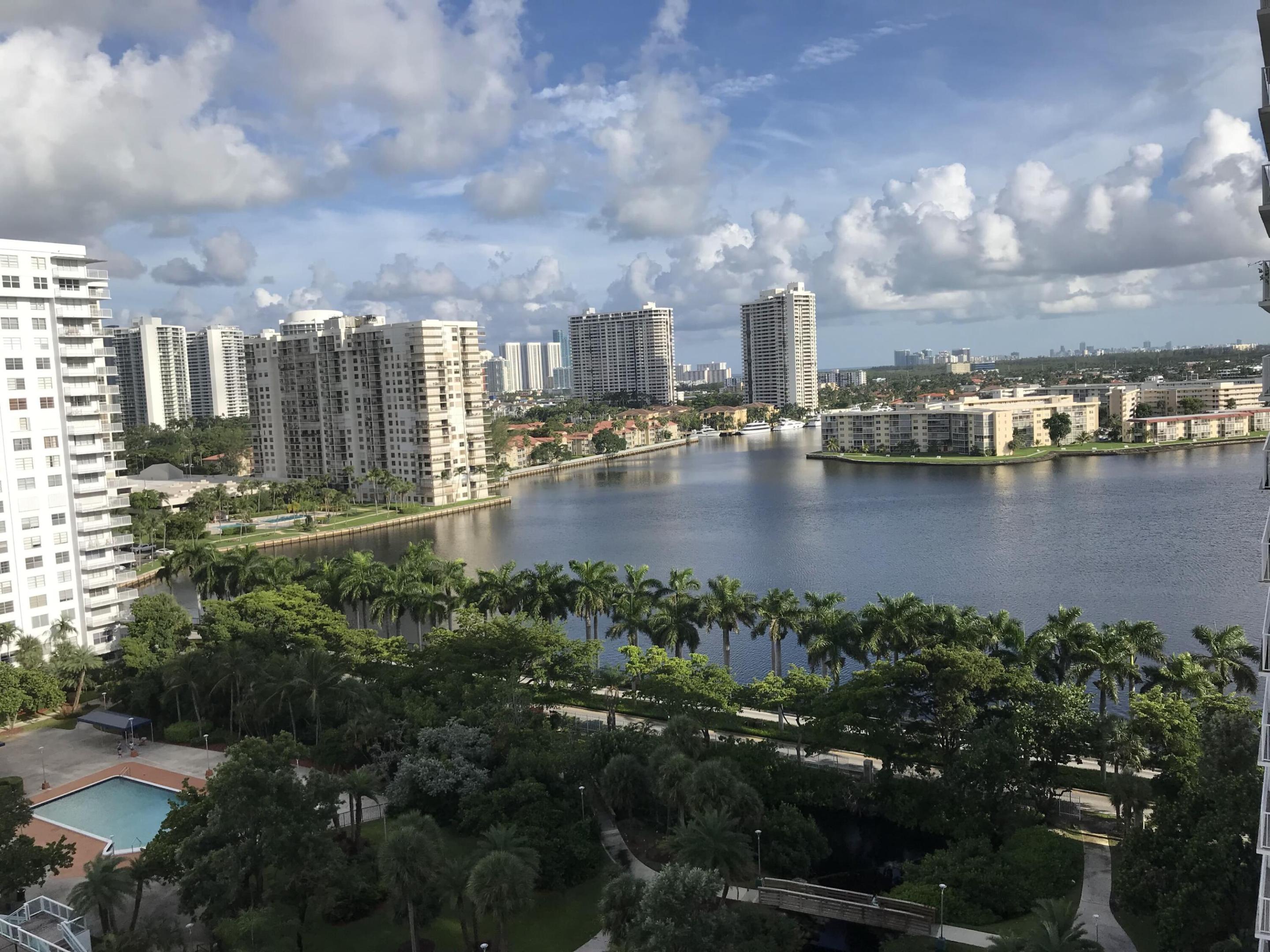 ADMIRALS PORT CONDO WEST BLDG - Residential
