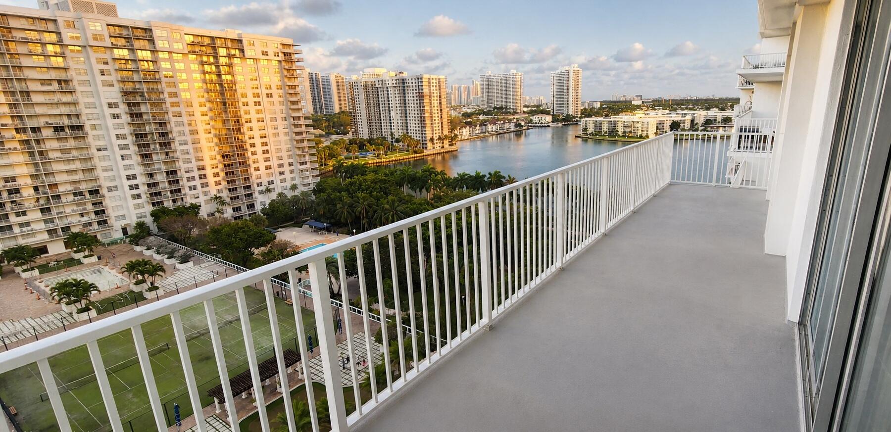 ADMIRALS PORT CONDO WEST BLDG - Residential