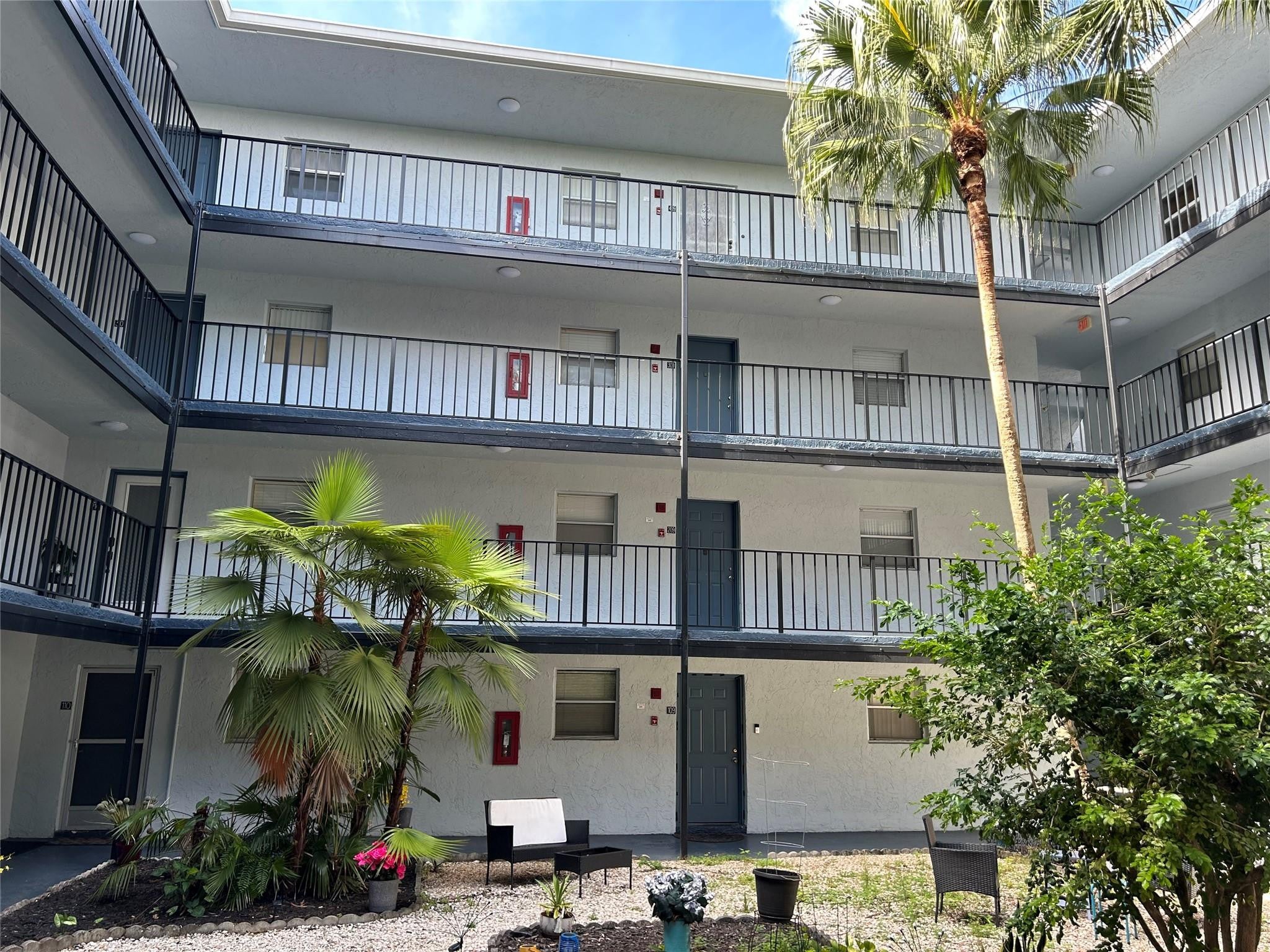 View photos, virtual tours, details... 2800 Somerset Drive 109J