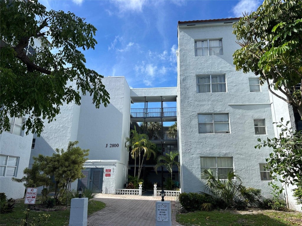 2800 Somerset Drive 109J, Lauderdale Lakes FL 33311