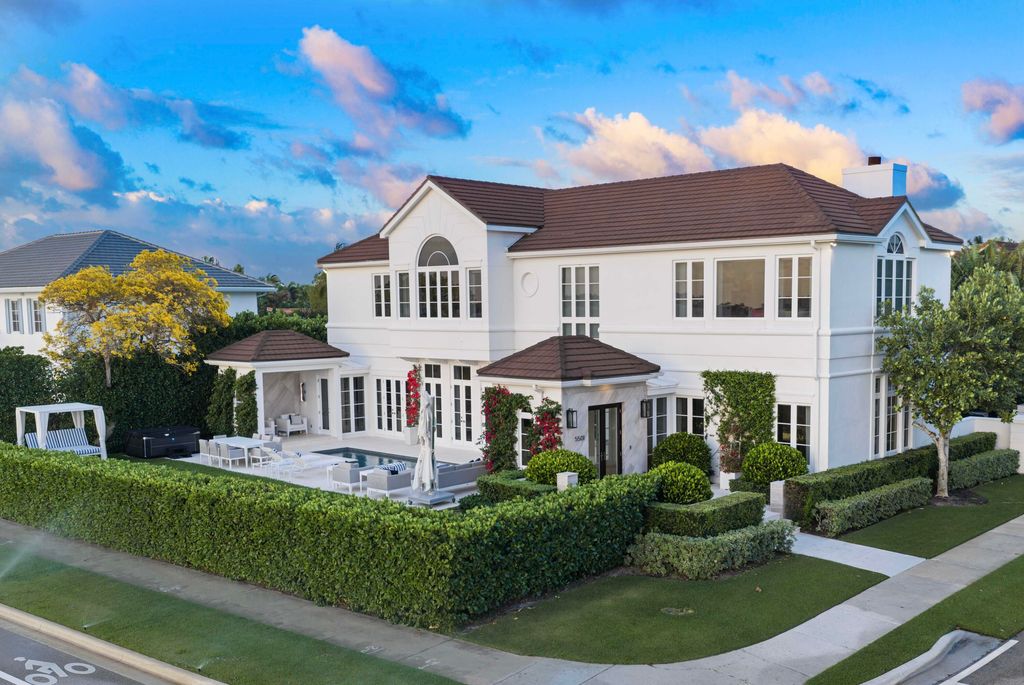 Photo of 5501 S Flagler Drive, West Palm Beach, FL 33405 (MLS # B26009657)