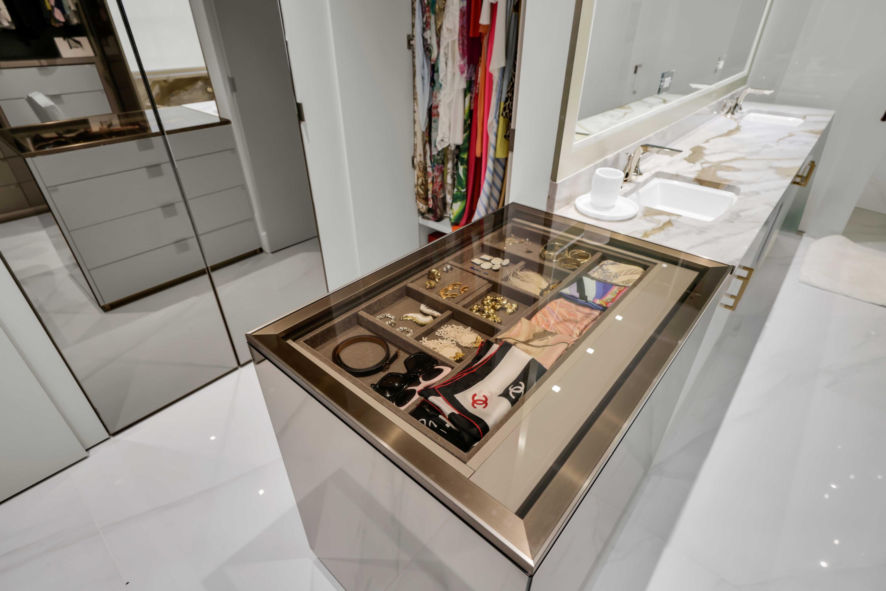 LITTLE RANCHES 1ST ADD - Residential