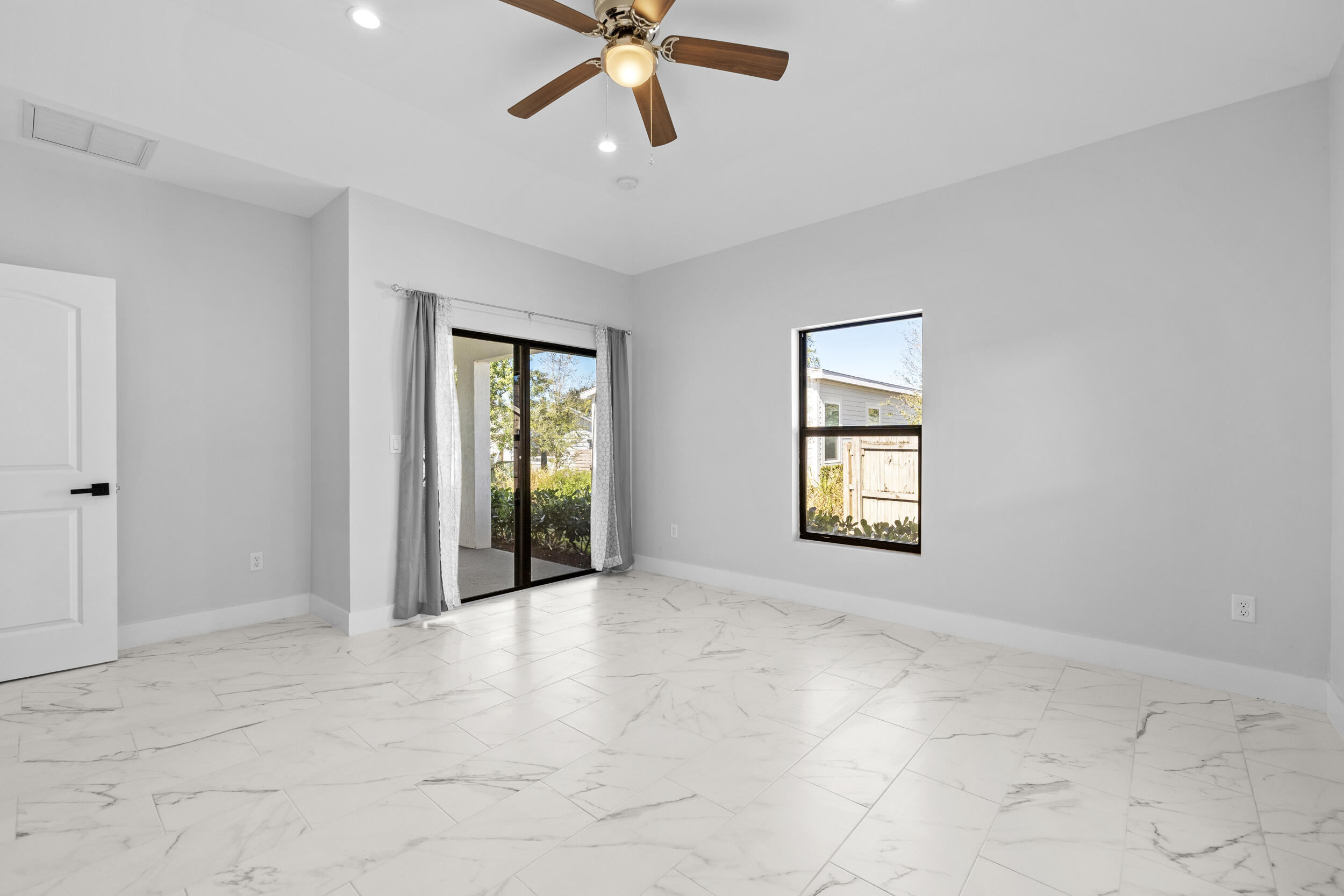 SOUTHRIDGE - Residential