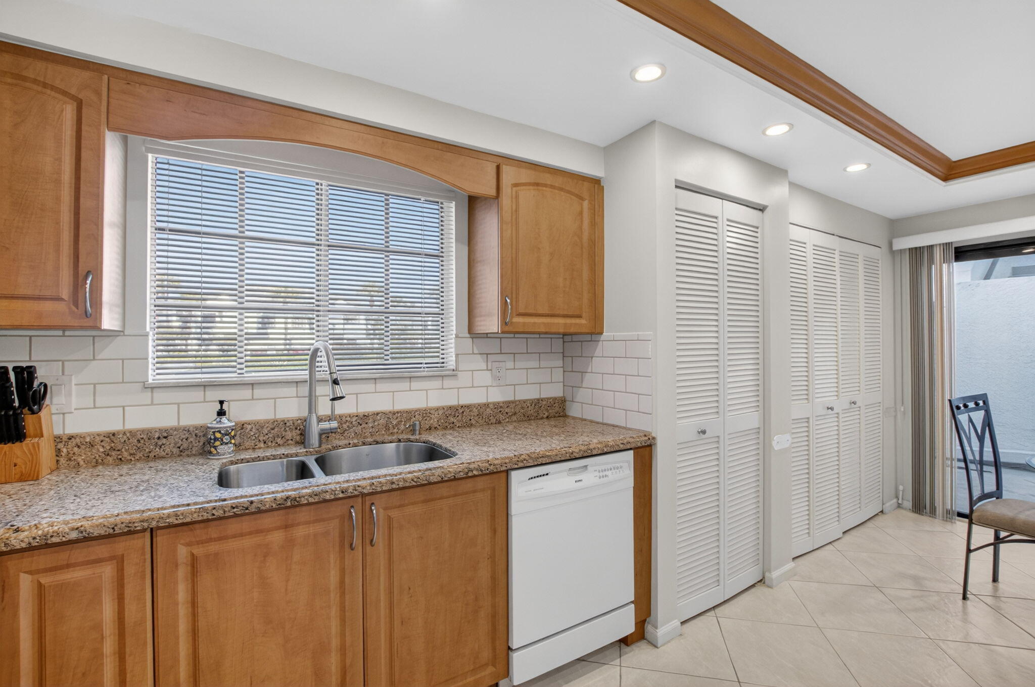 GLENEAGLES CONDO III - Residential Lease