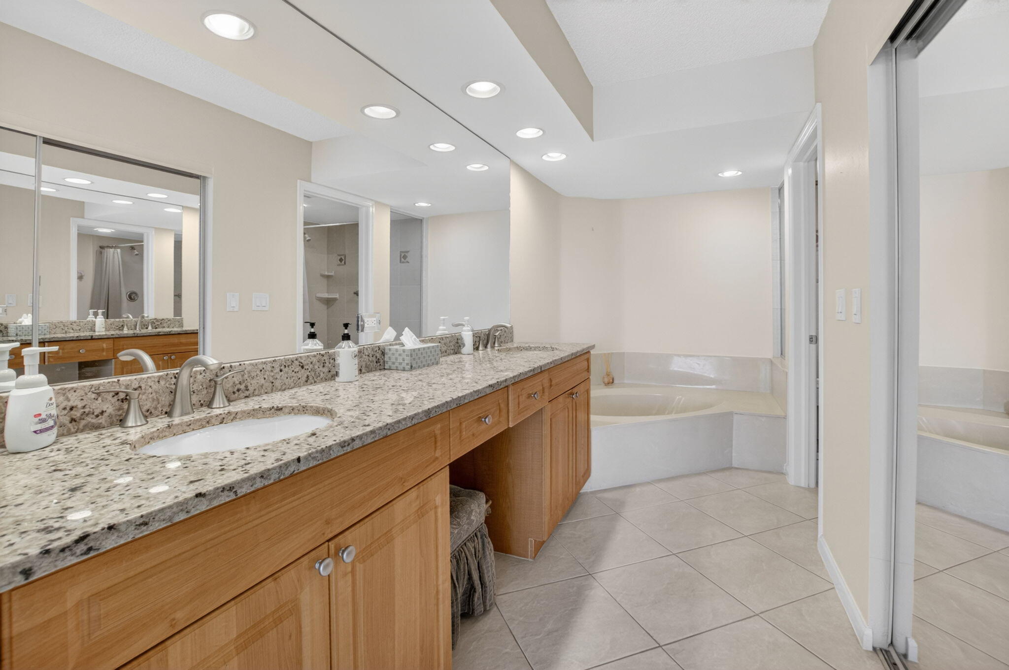 GLENEAGLES CONDO III - Residential Lease