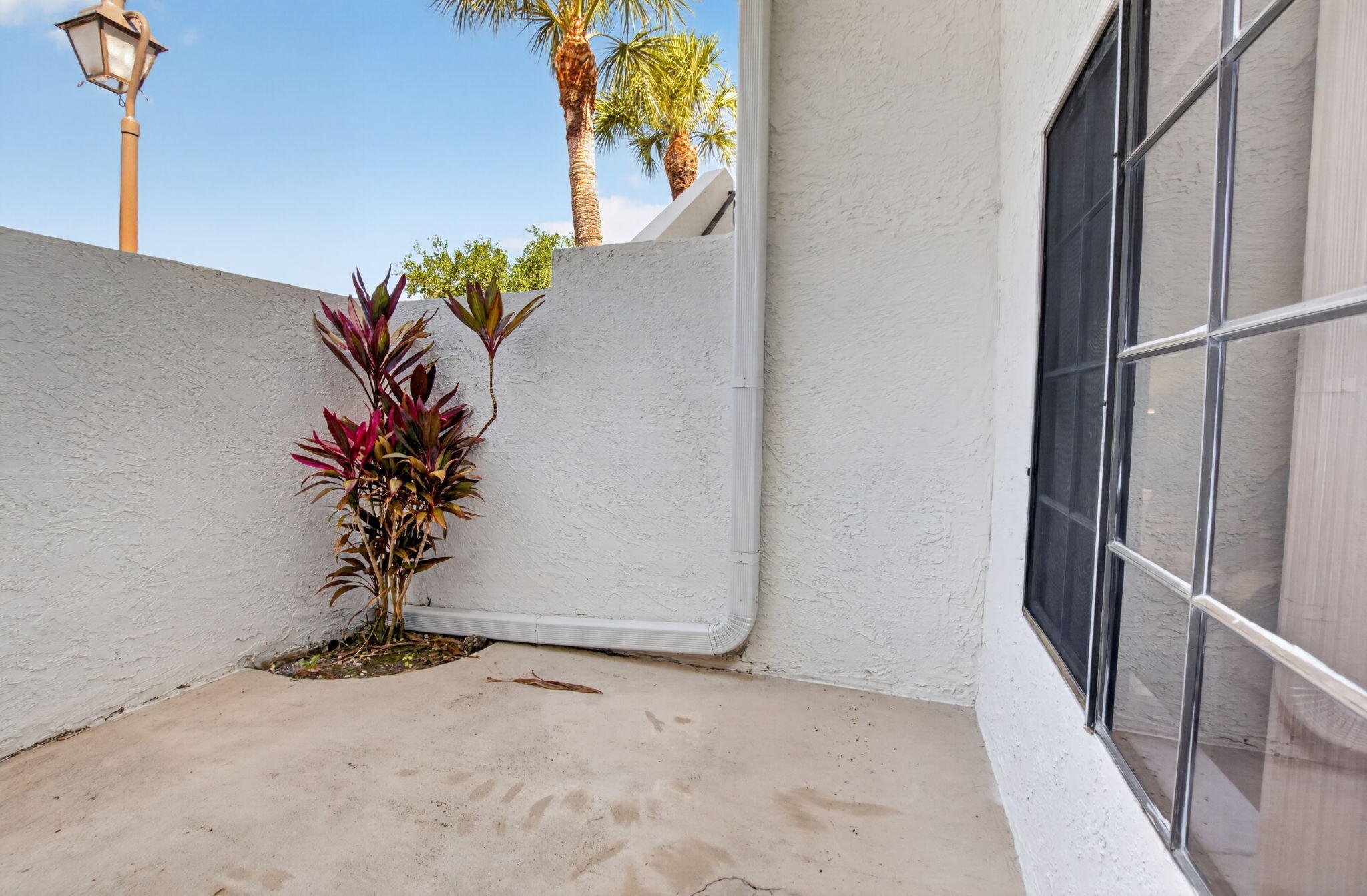 GLENEAGLES CONDO III - Residential Lease