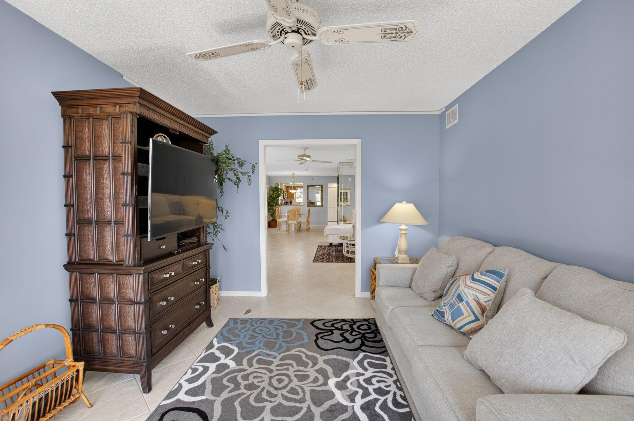 GLENEAGLES CONDO III - Residential Lease