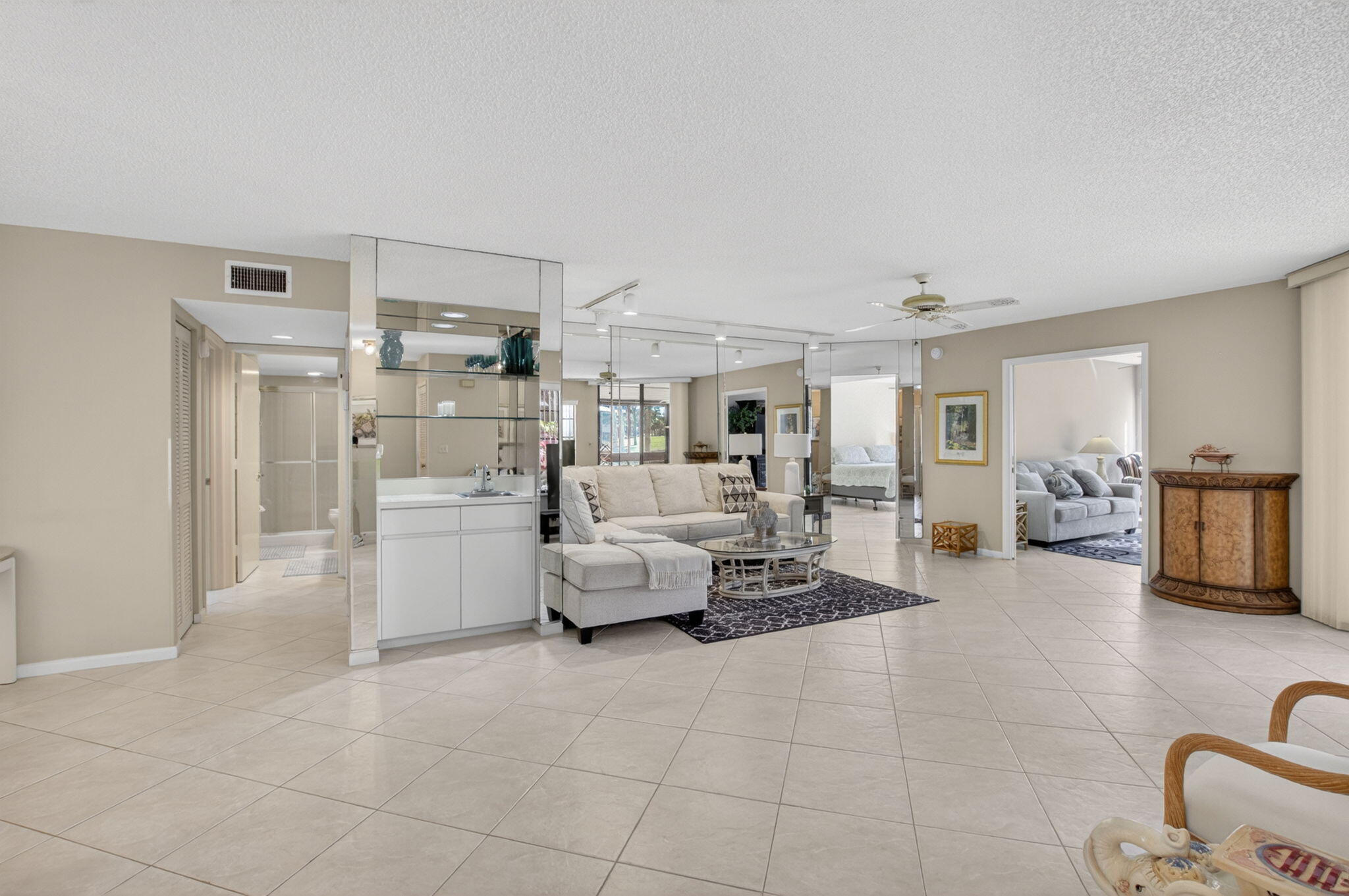 GLENEAGLES CONDO III - Residential Lease