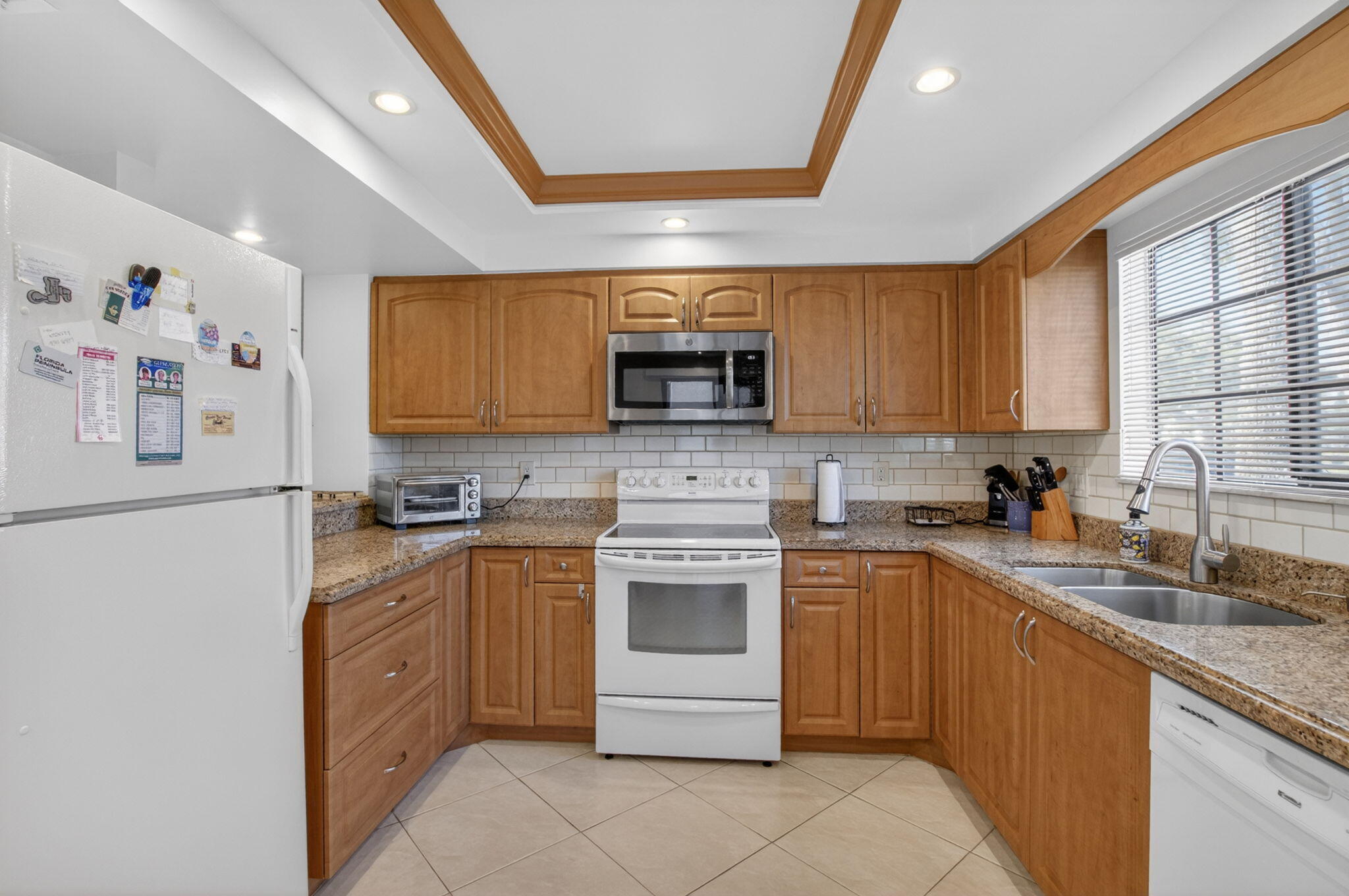 GLENEAGLES CONDO III - Residential Lease