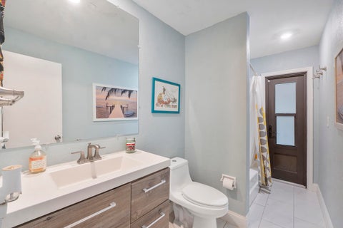Tiny photo for 4450 NW 19th Avenue, Oakland Park, FL 33309 (MLS # B26082612)