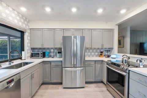 Tiny photo for 4450 NW 19th Avenue, Oakland Park, FL 33309 (MLS # B26082612)