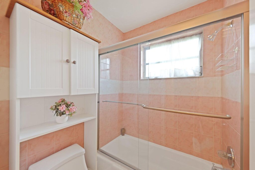 Photo of 195 High Point Terrace E #D, Delray Beach, FL 33445 (MLS # R11129577)