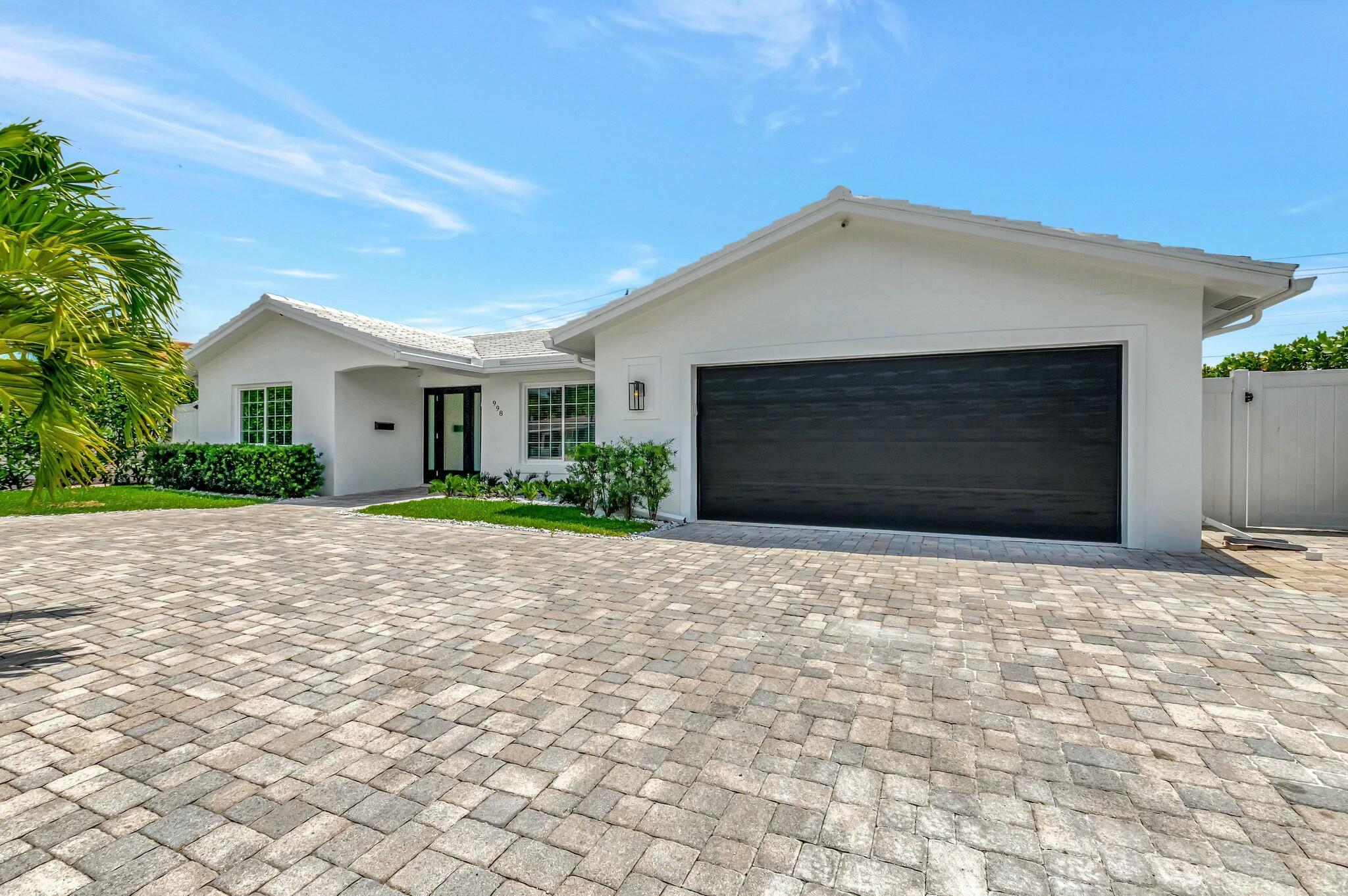 998 SW 7th Street