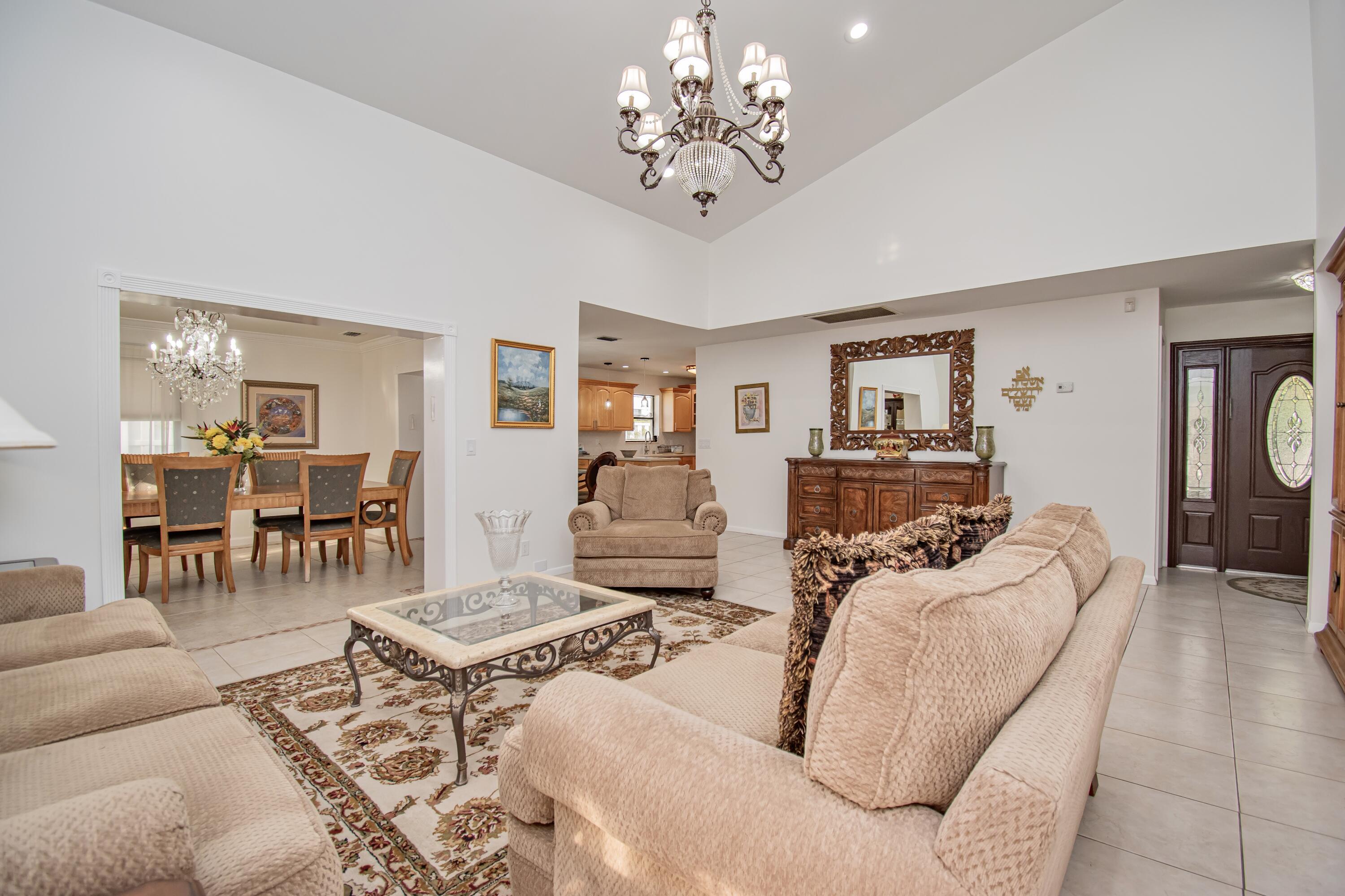 7838 Cypress Crescent