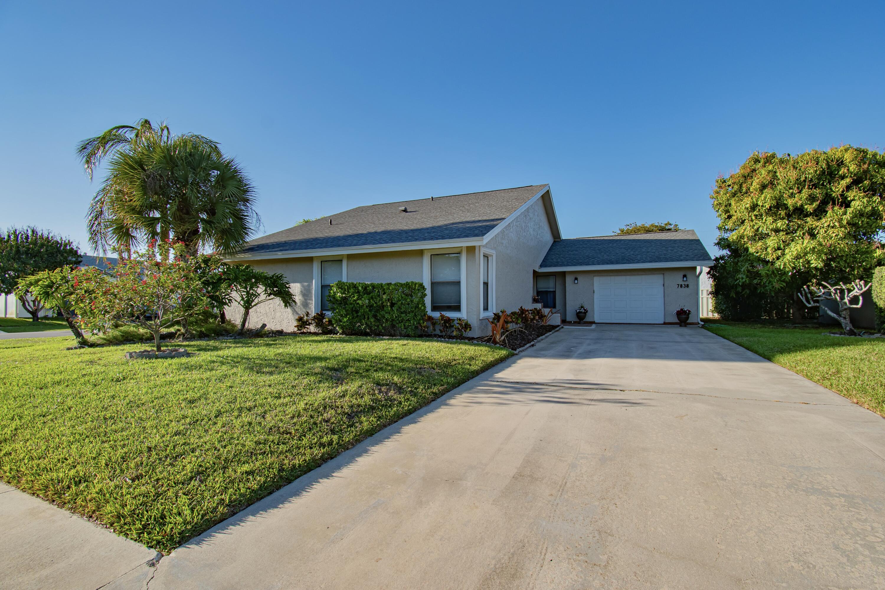 7838 Cypress Crescent