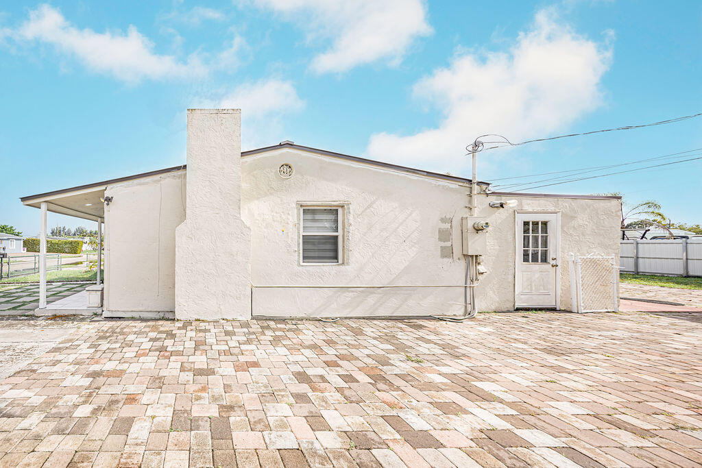 2333 Wabasso Drive